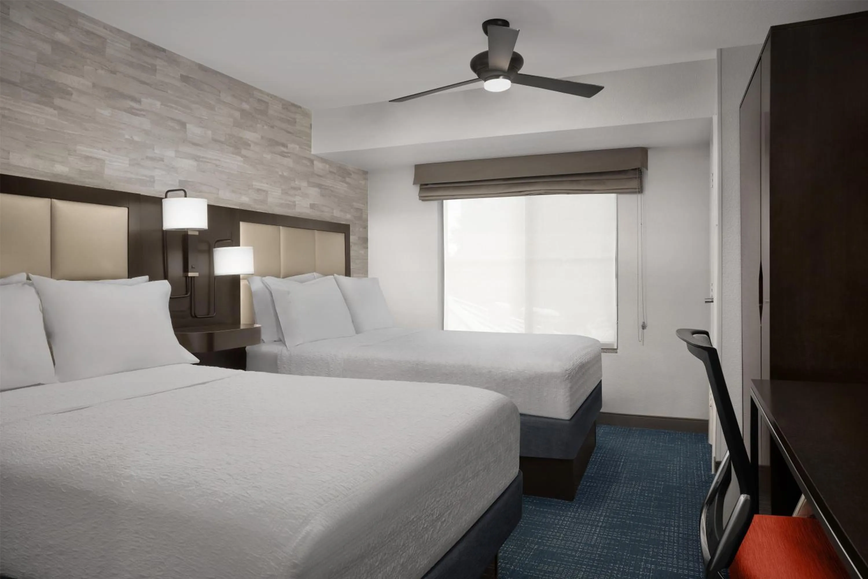 Bed in Hampton Inn & Suites Denver Tech Center