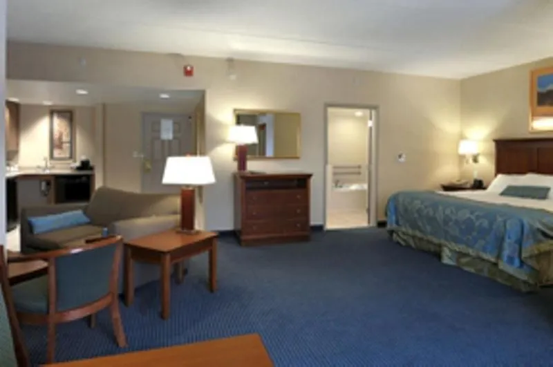 Photo of the whole room, Bed in Wingate by Wyndham Ellicottville