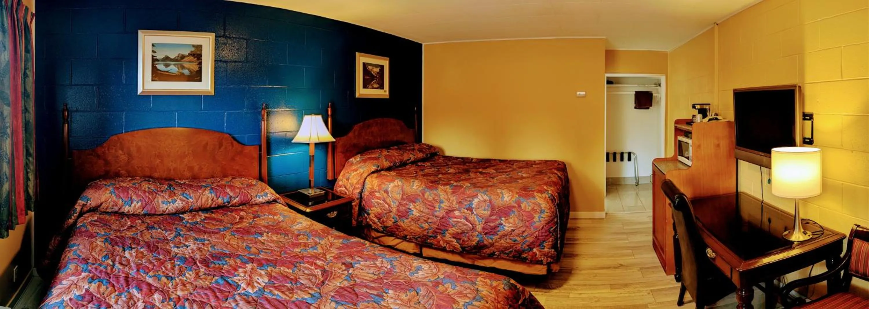 Bed in Gold Pan Motel