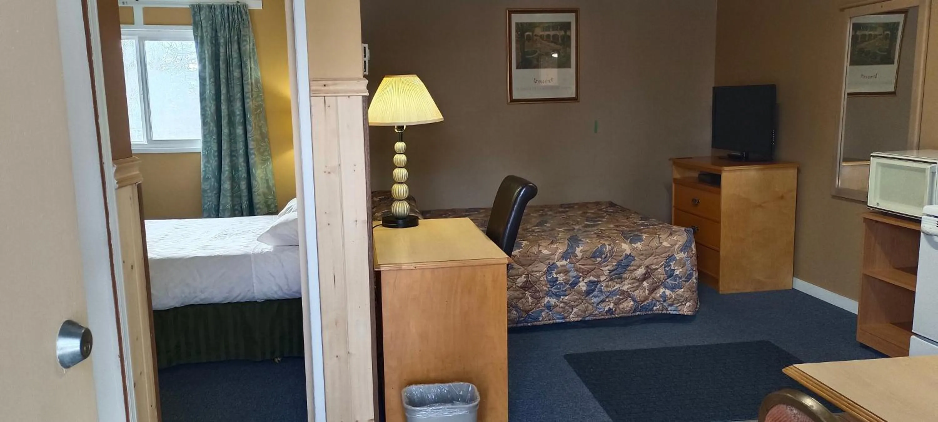 Bed in Gold Pan Motel