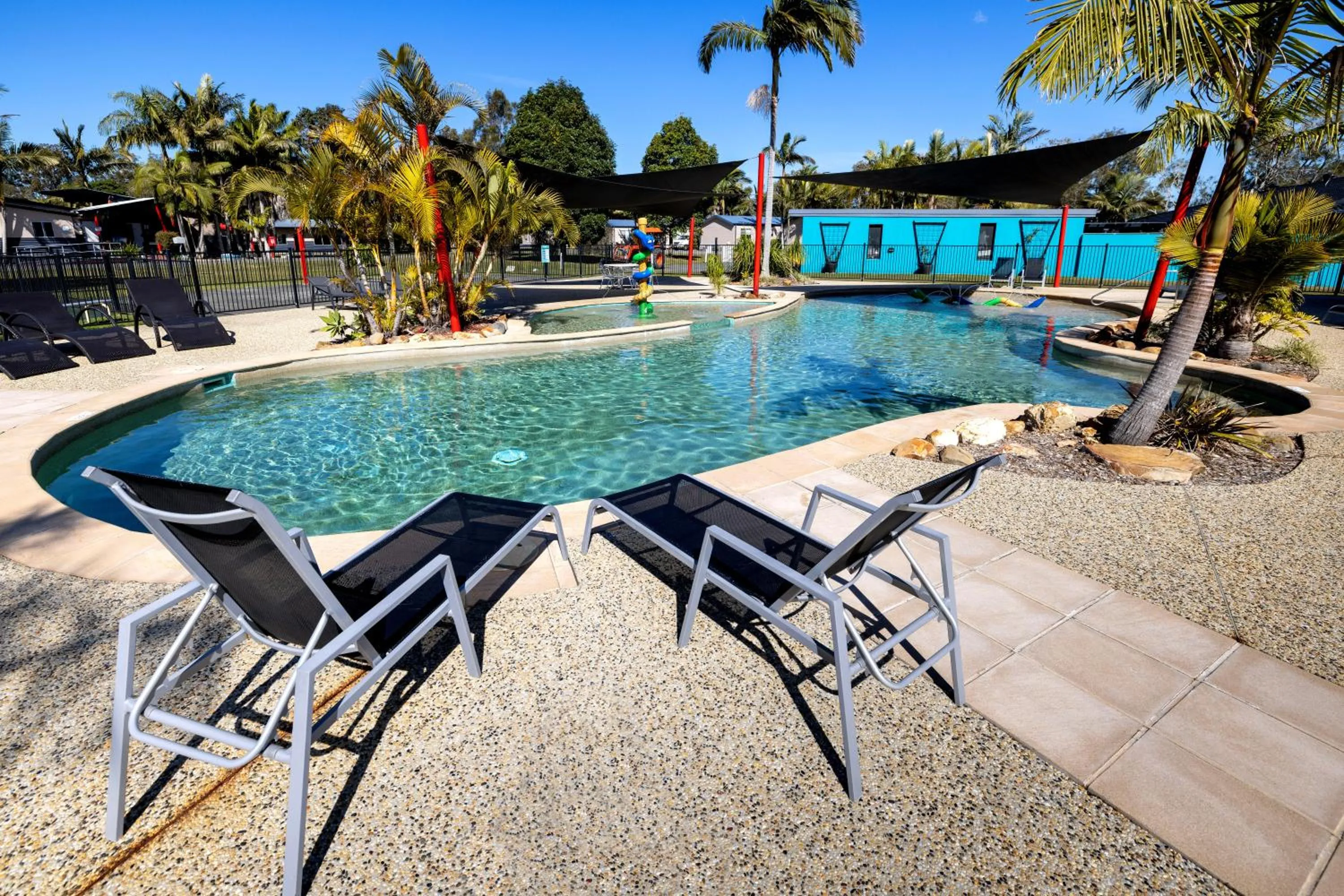 Swimming pool in Lakeside Forster Holiday Park