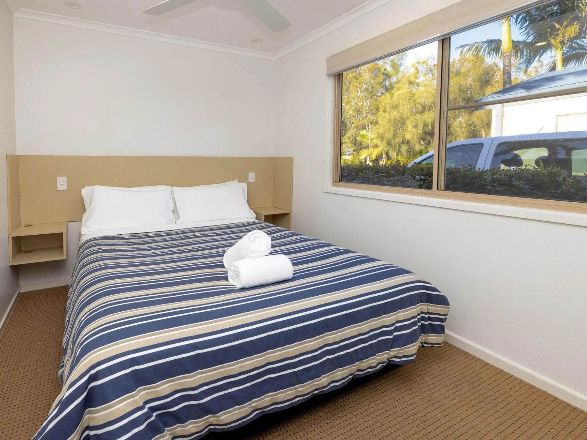 Bedroom, Bed in Lakeside Forster Holiday Park