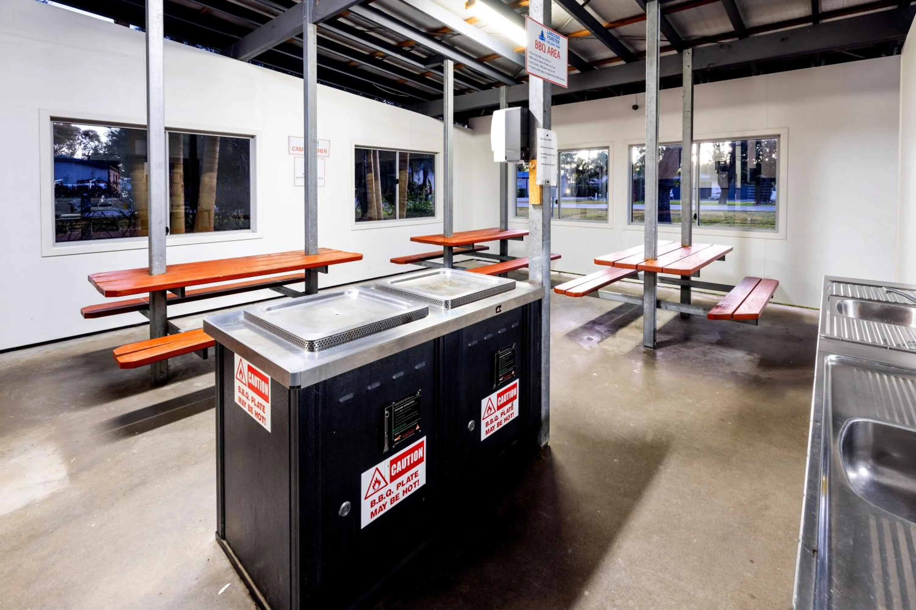 BBQ facilities in Lakeside Forster Holiday Park