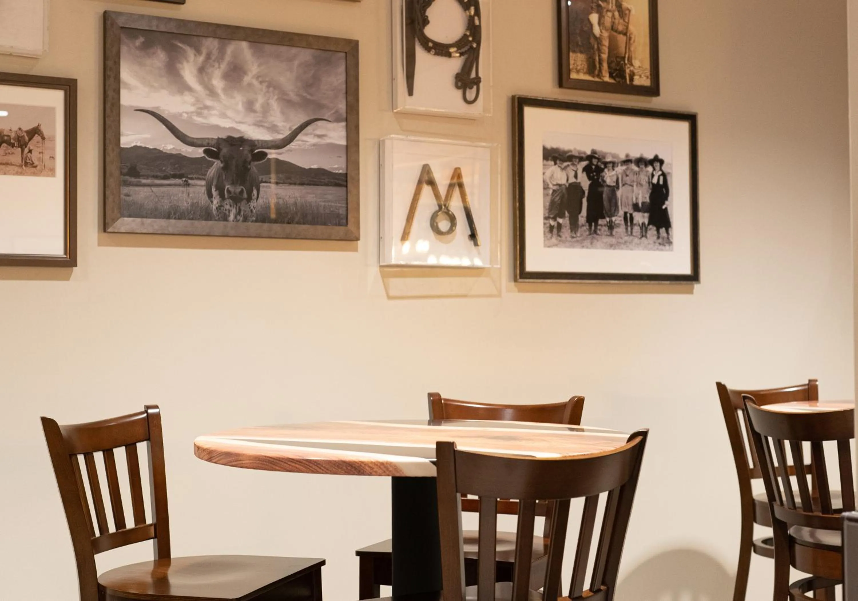 Restaurant/places to eat in Embassy Suites by Hilton Fort Worth Downtown