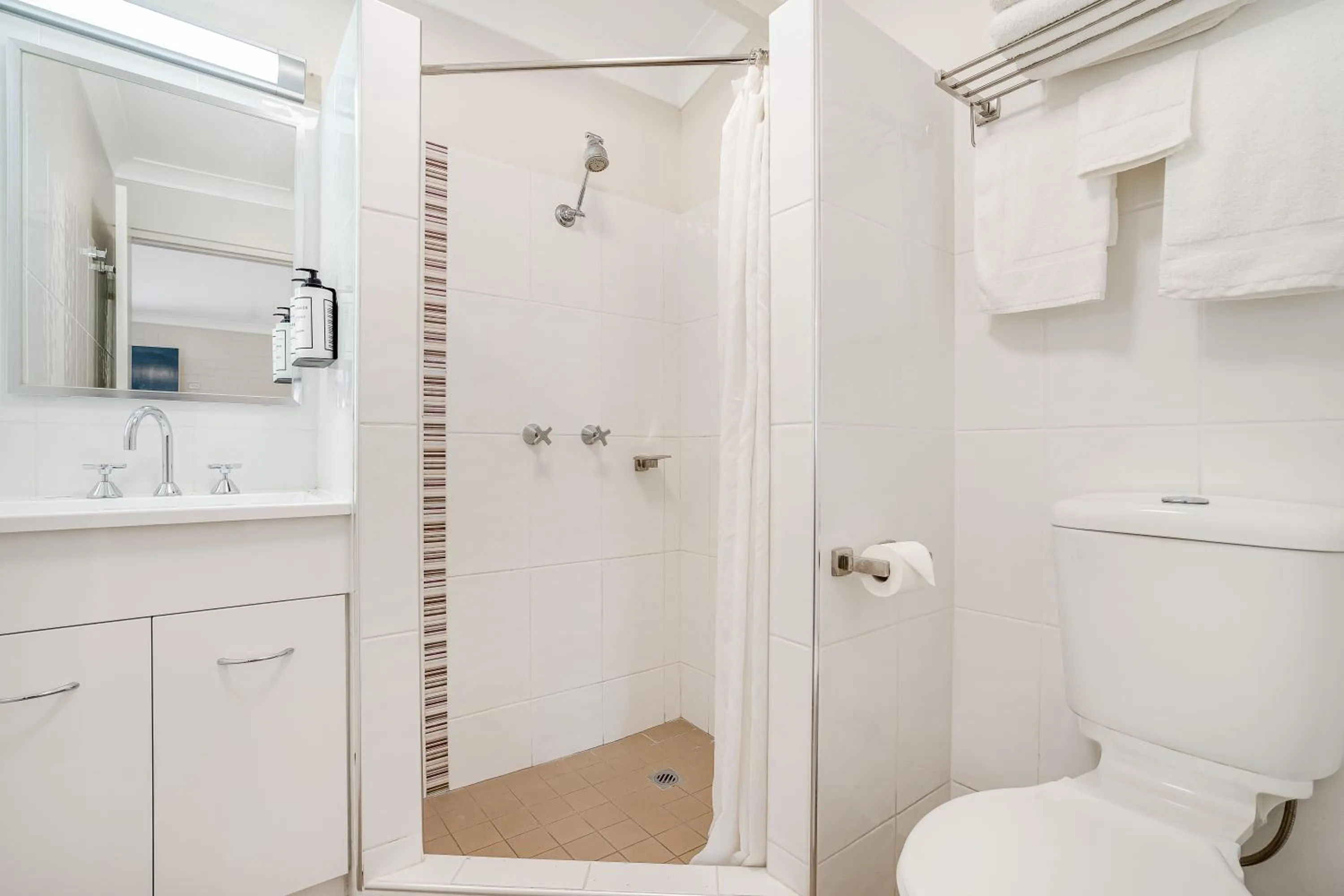 Bathroom in Cosmo Motel Adamstown