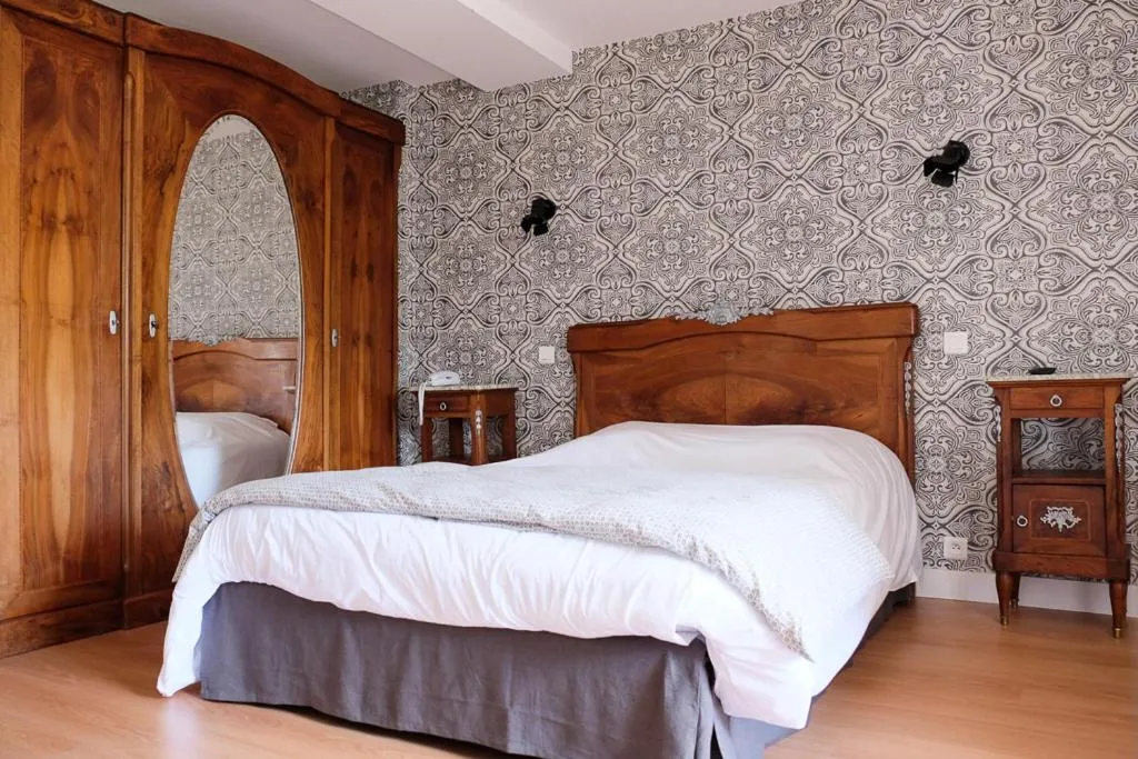 Bed in hôtel Piellenia