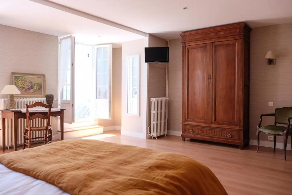 Bed in hôtel Piellenia
