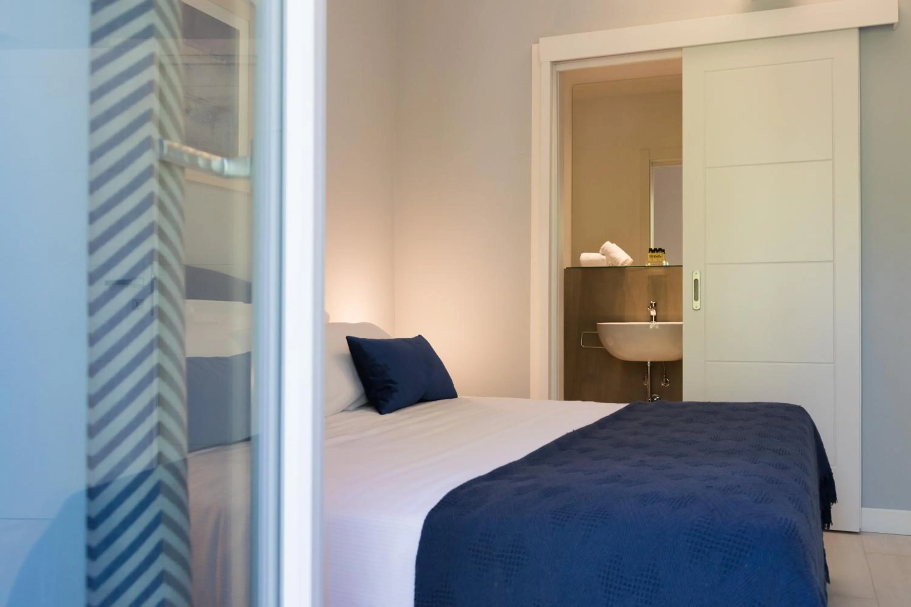 Bathroom, Bed in I Mori di Porta Nuova Suite & Terrace