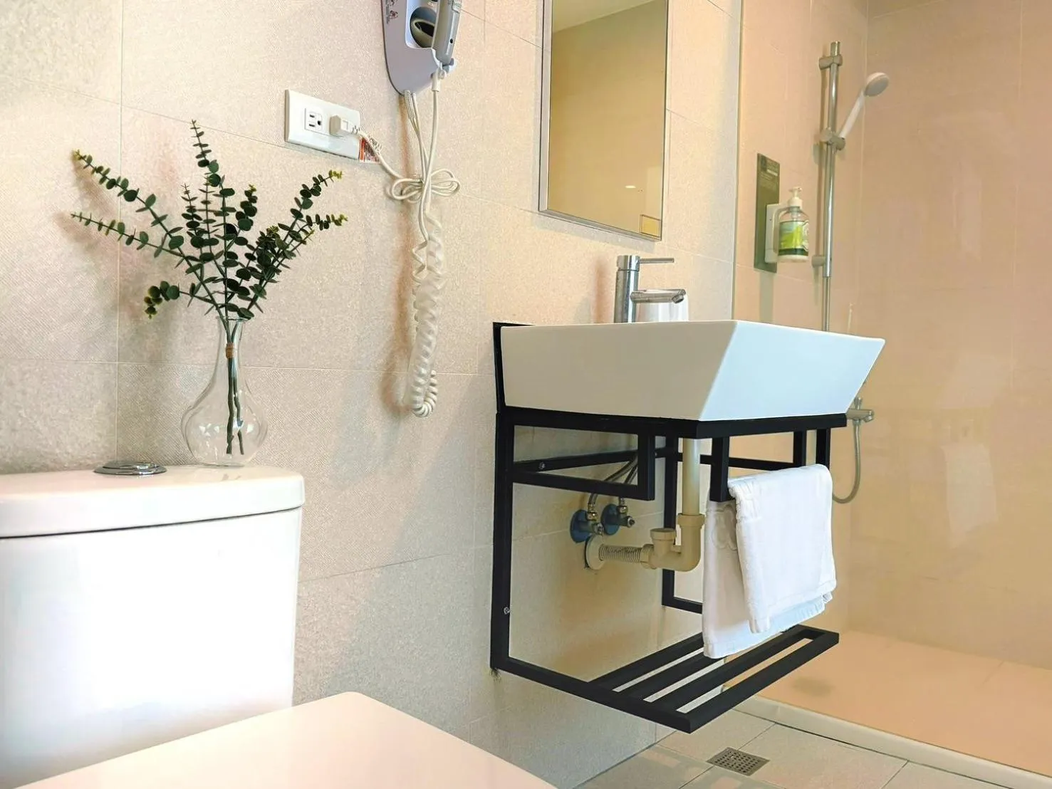 Bathroom in Wemeet Hotel Taipei