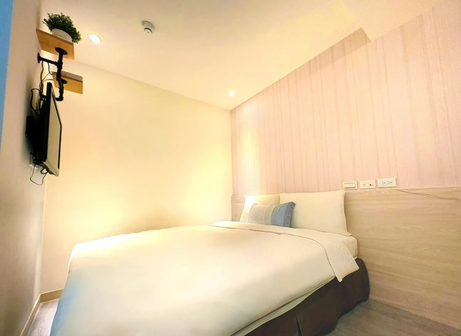 Bedroom, Bed in Wemeet Hotel Taipei