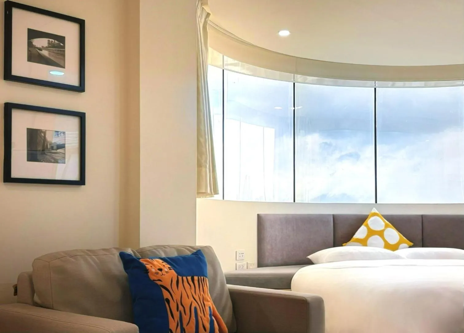 Bed in Wemeet Hotel Taipei