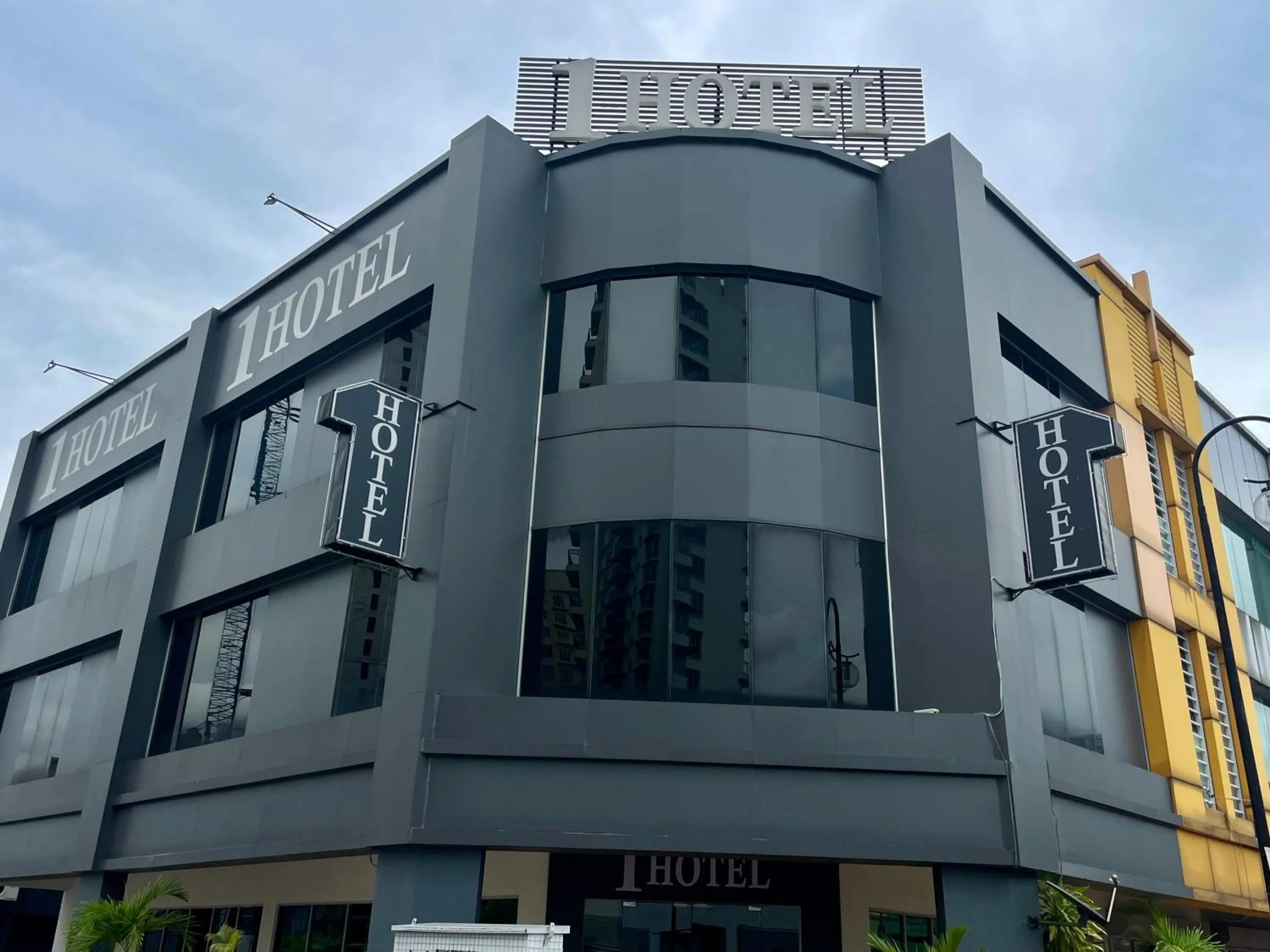 Facade/entrance in 1 Hotel Kuchai Lama