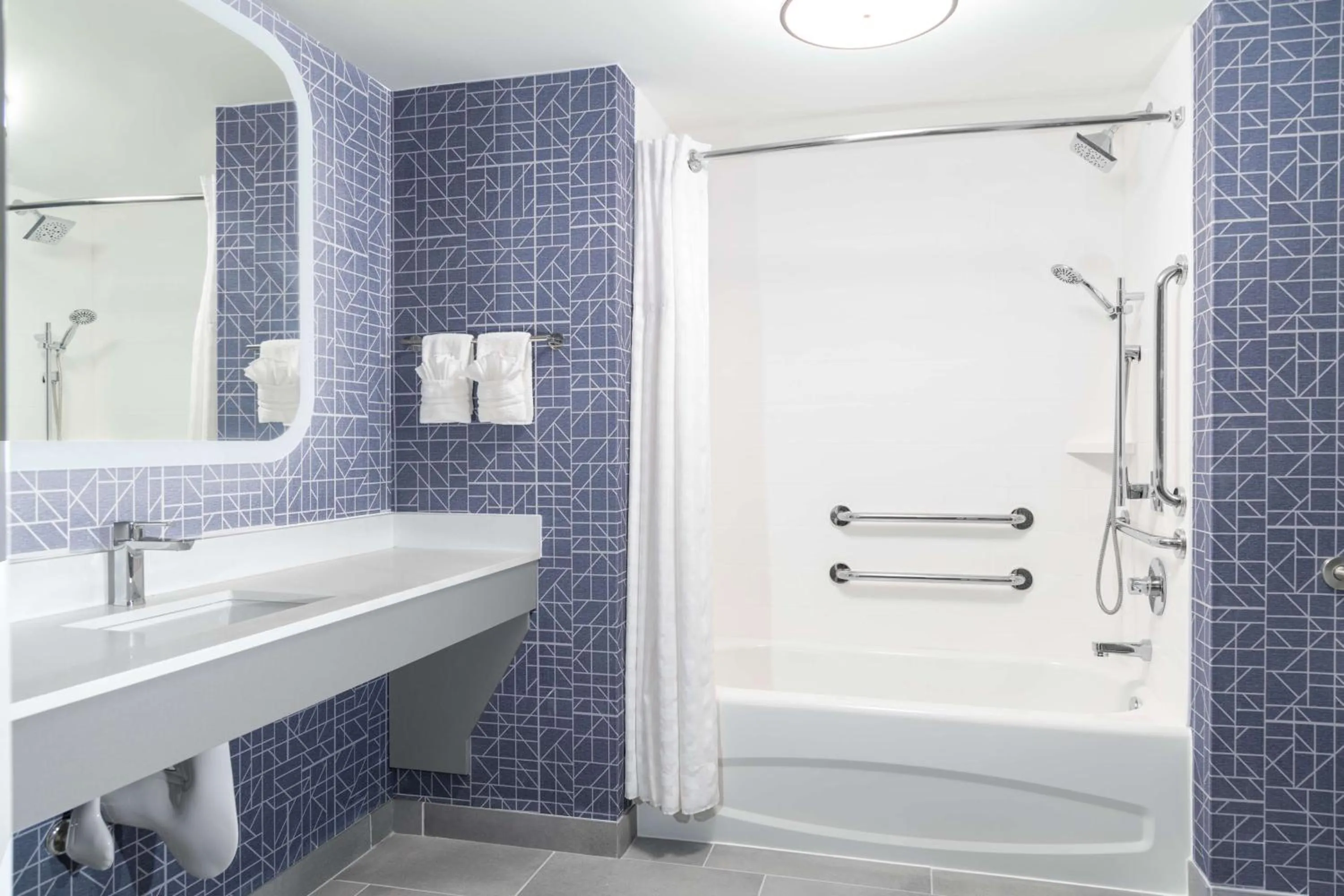 Bathroom in Homewood Suites by Hilton Detroit-Troy