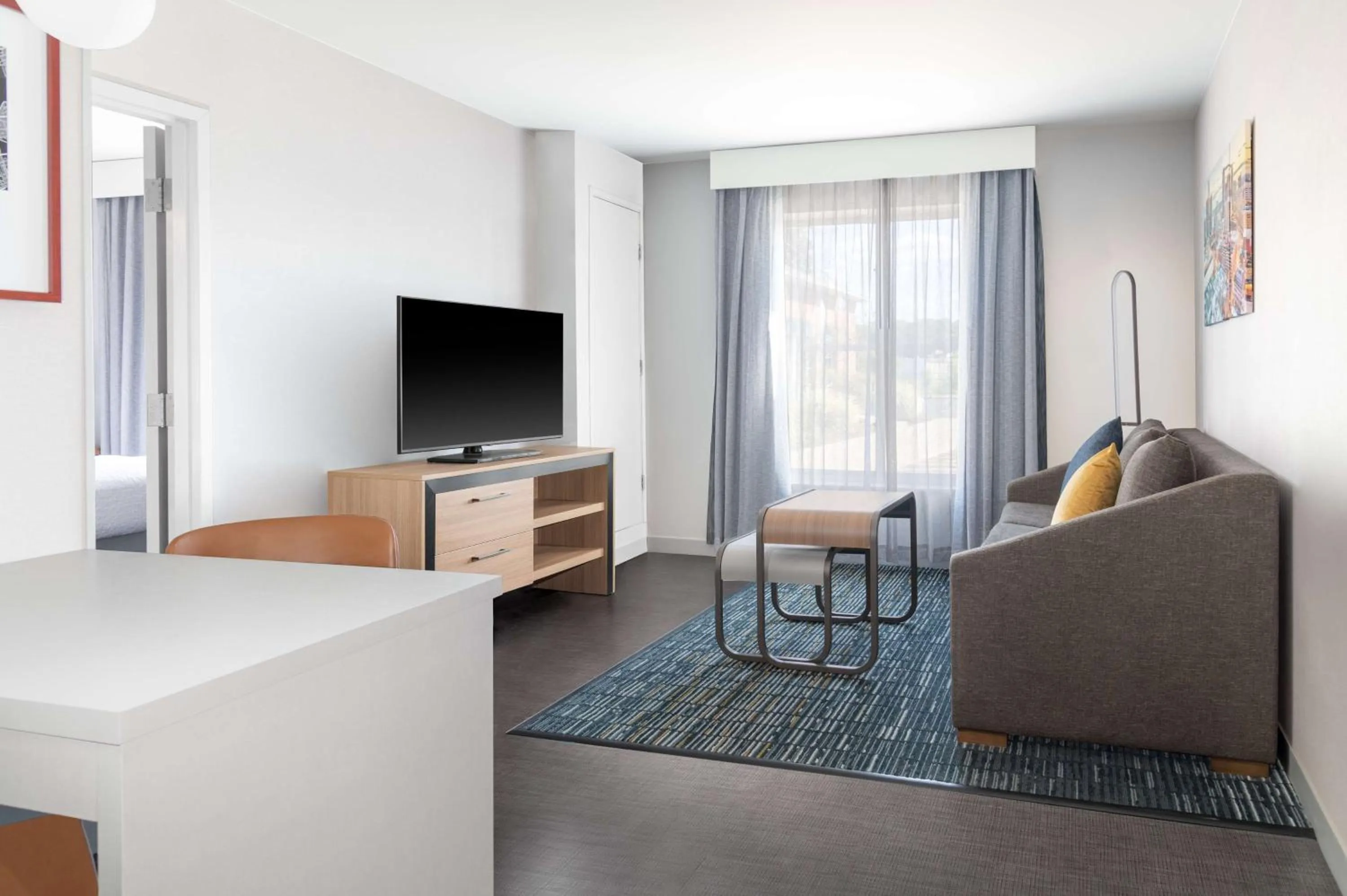 Living room in Homewood Suites by Hilton Detroit-Troy