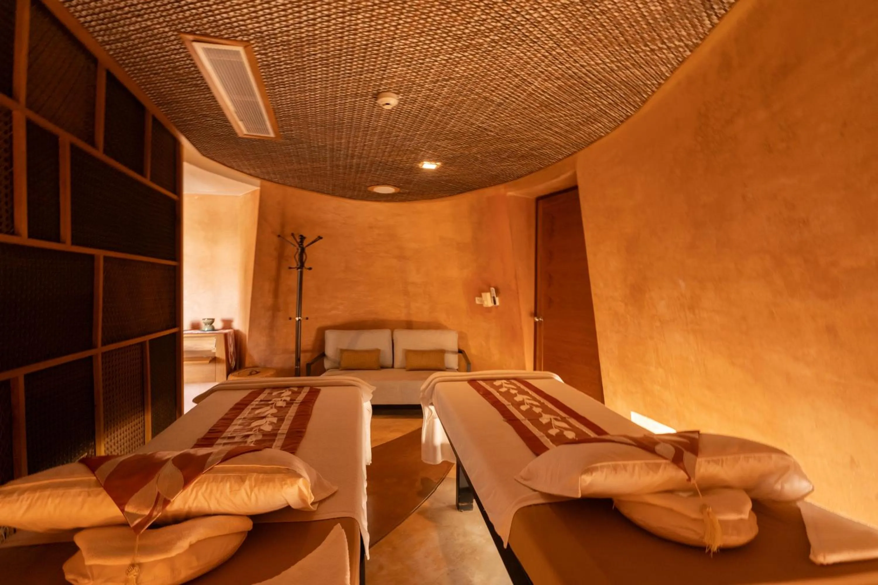 Massage in Prana Resort Nandana