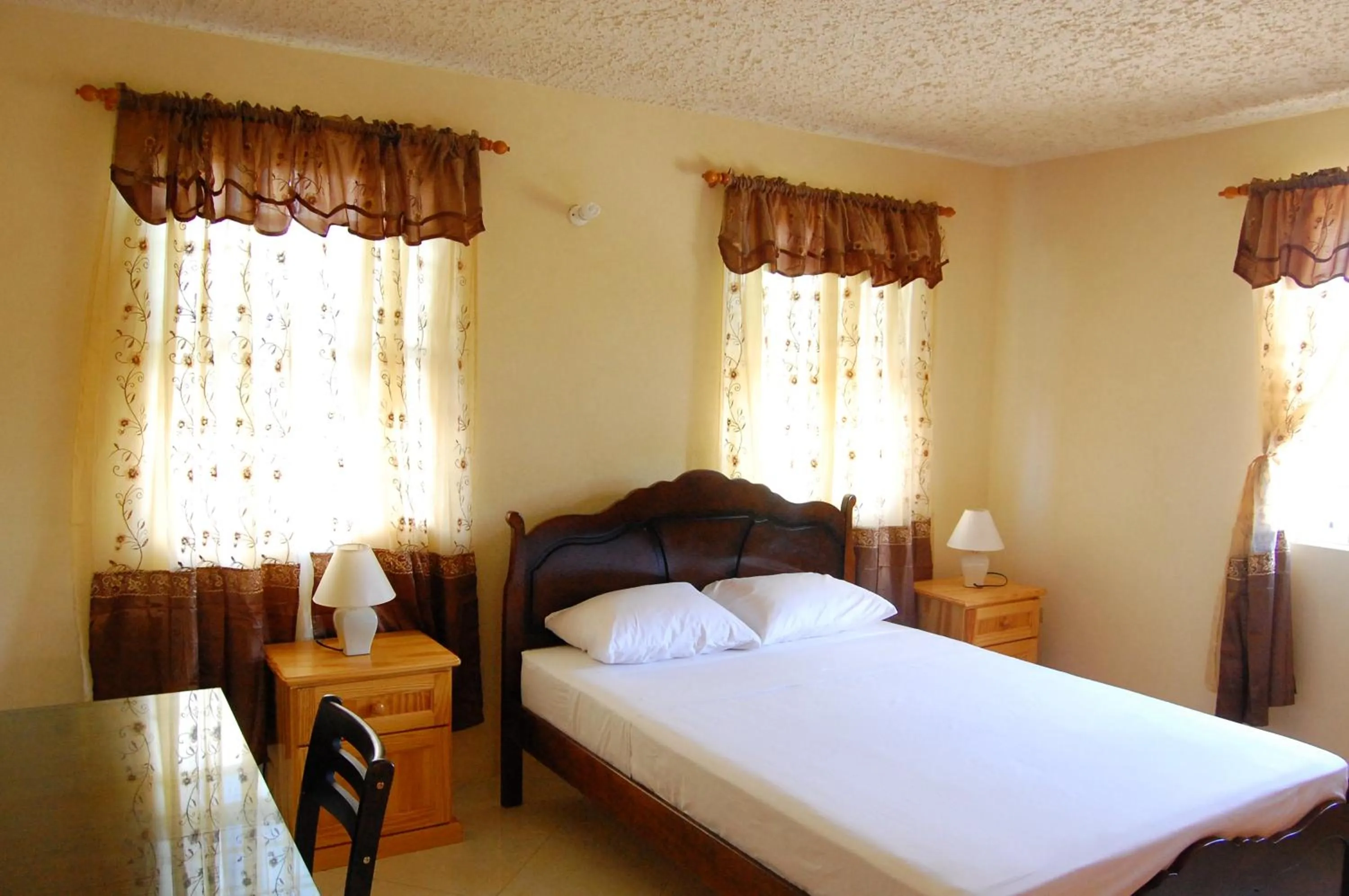 Bedroom, Bed in Manderley Villas