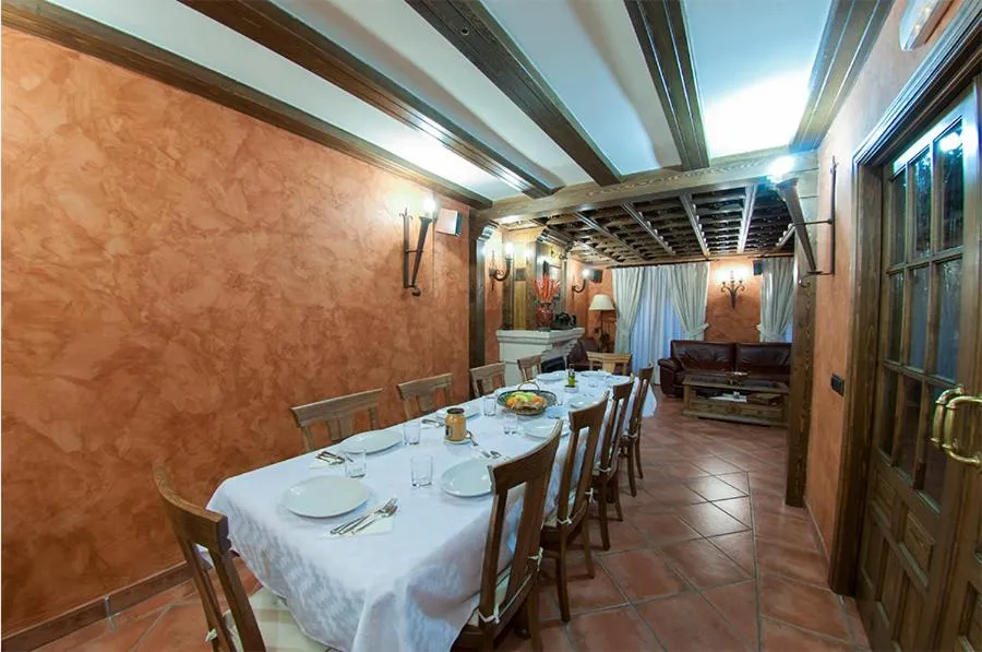 Restaurant/places to eat in Hostal Rural Los Telares