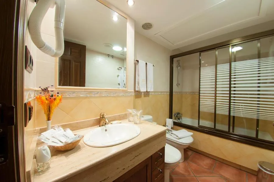 Bathroom in Hostal Rural Los Telares