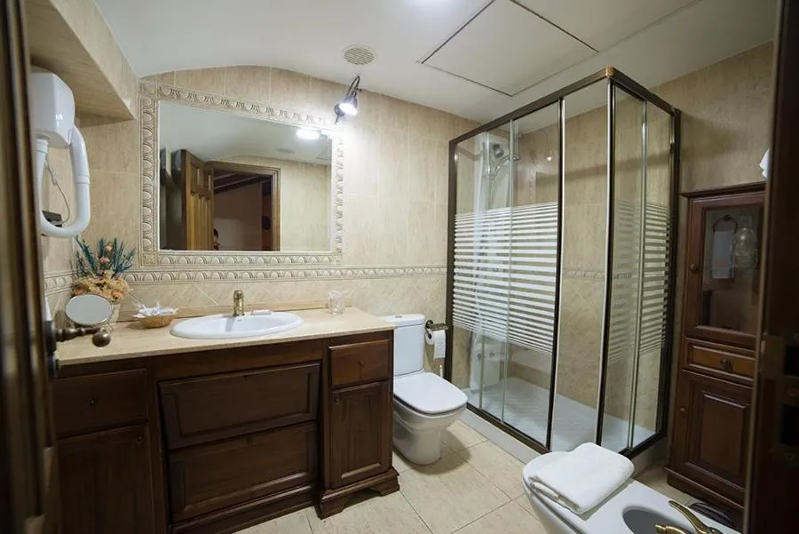 Bathroom in Hostal Rural Los Telares