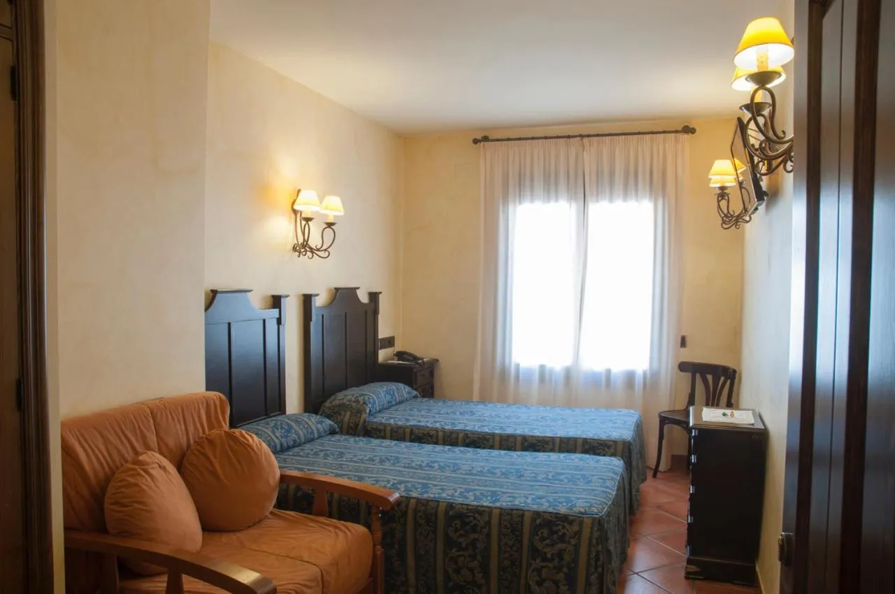 Bedroom, Bed in Hostal Rural Los Telares