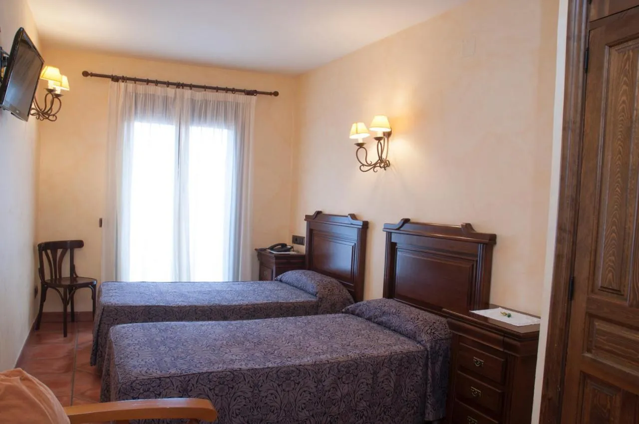 Bedroom, Bed in Hostal Rural Los Telares