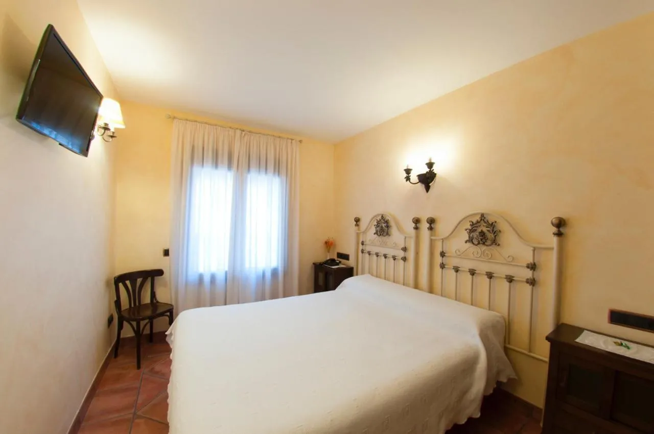Bedroom, Bed in Hostal Rural Los Telares