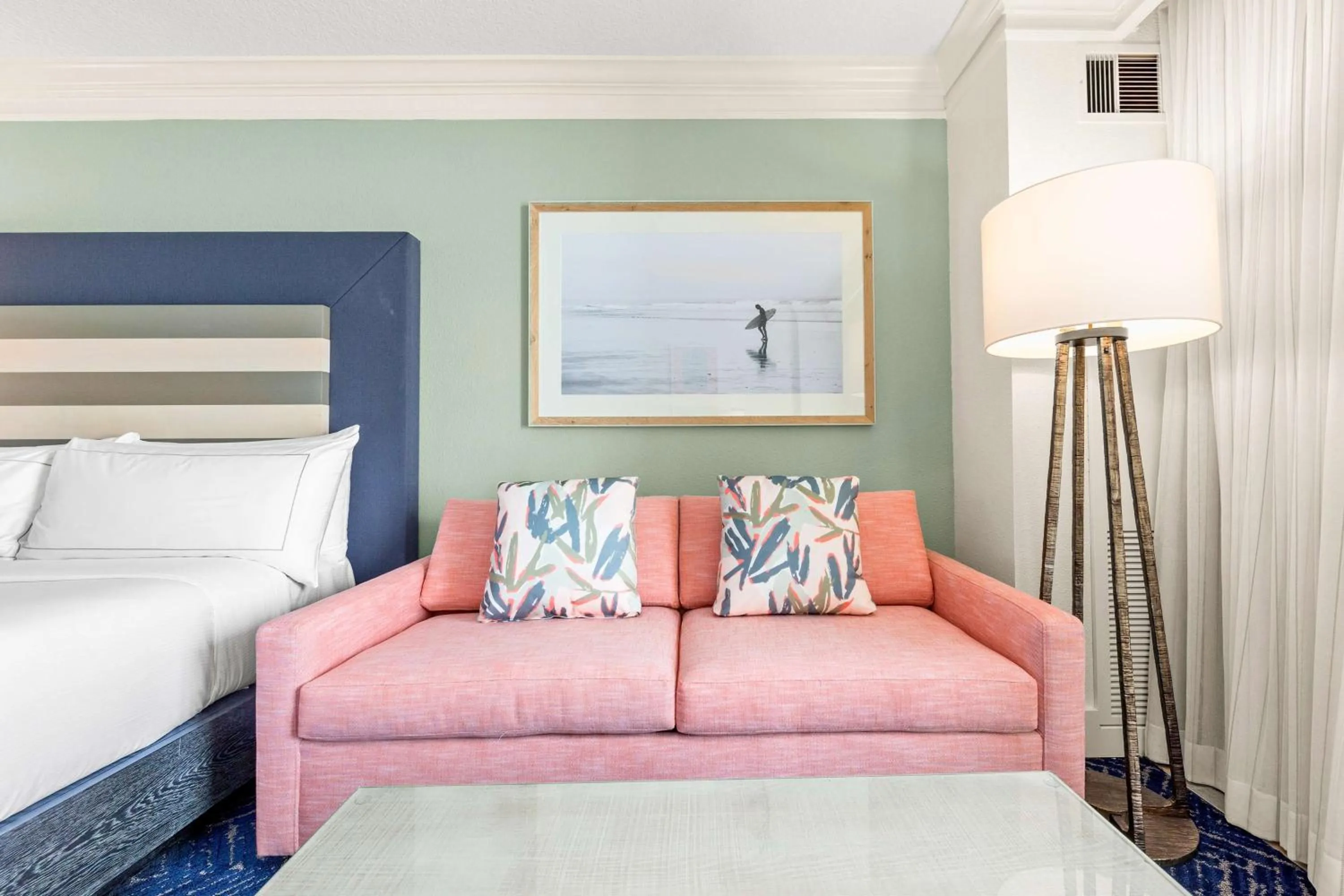 Living room, Bed in Hilton Sandestin Beach Golf Resort & Spa