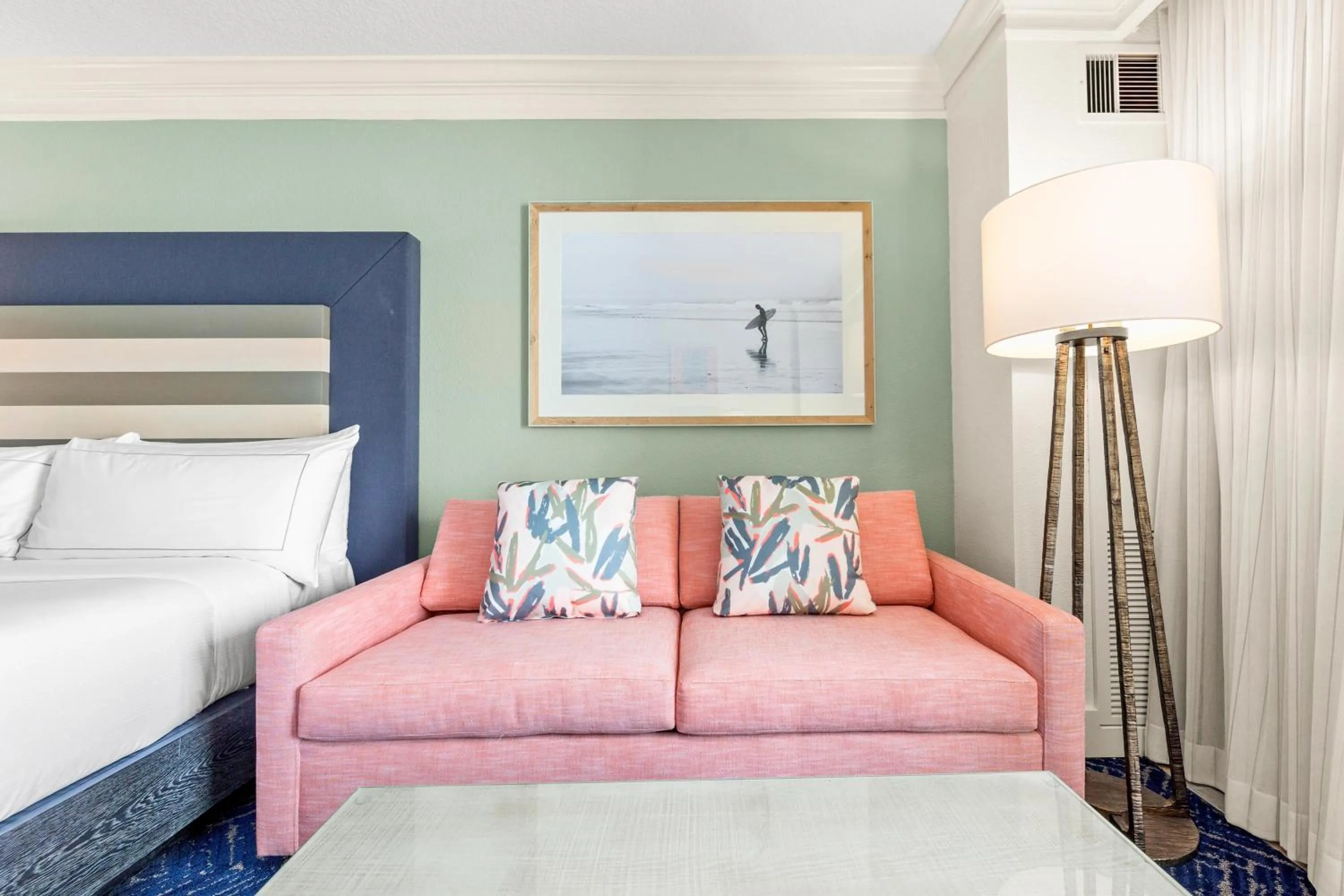 Living room, Bed in Hilton Sandestin Beach Golf Resort & Spa