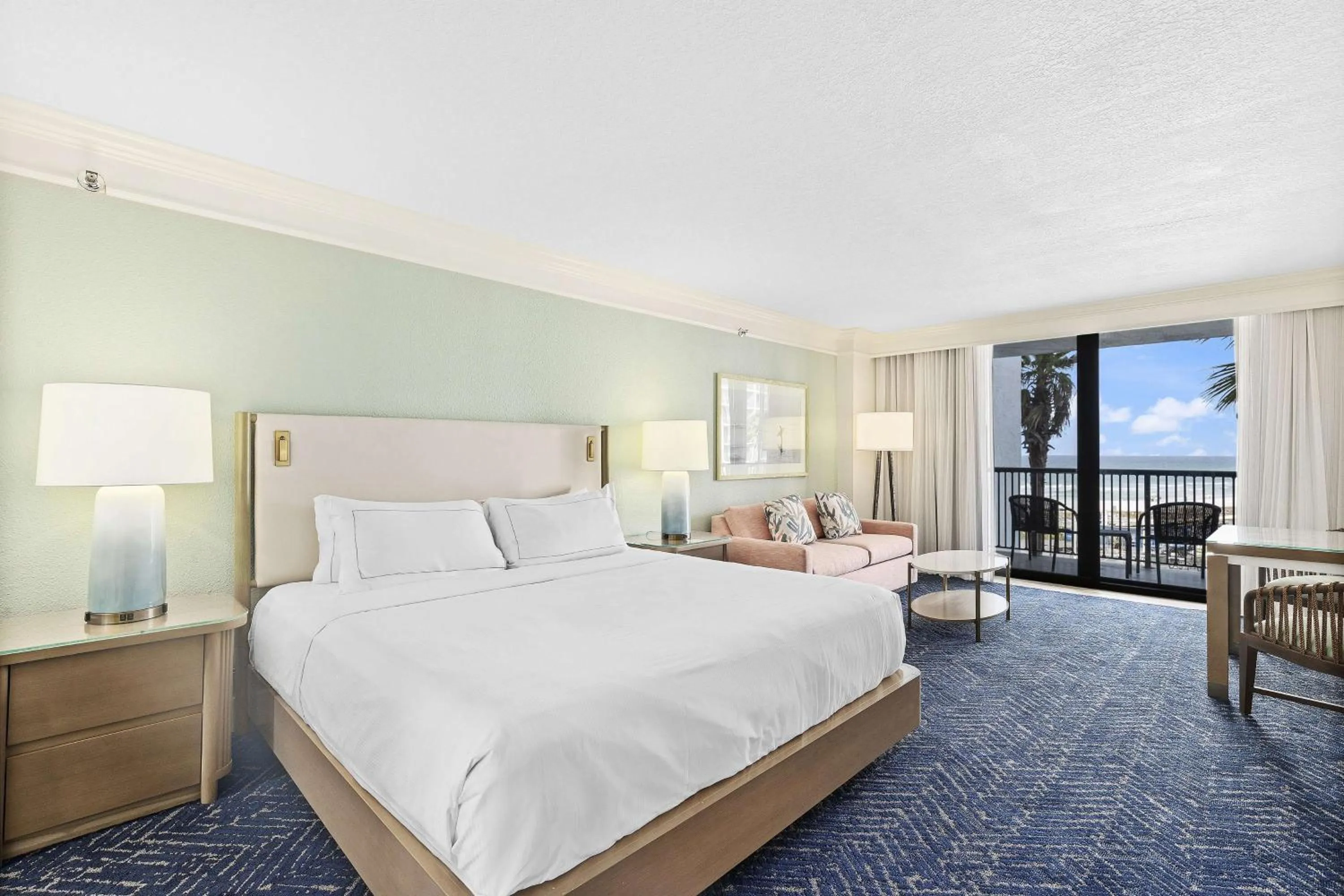 Bed in Hilton Sandestin Beach Golf Resort & Spa