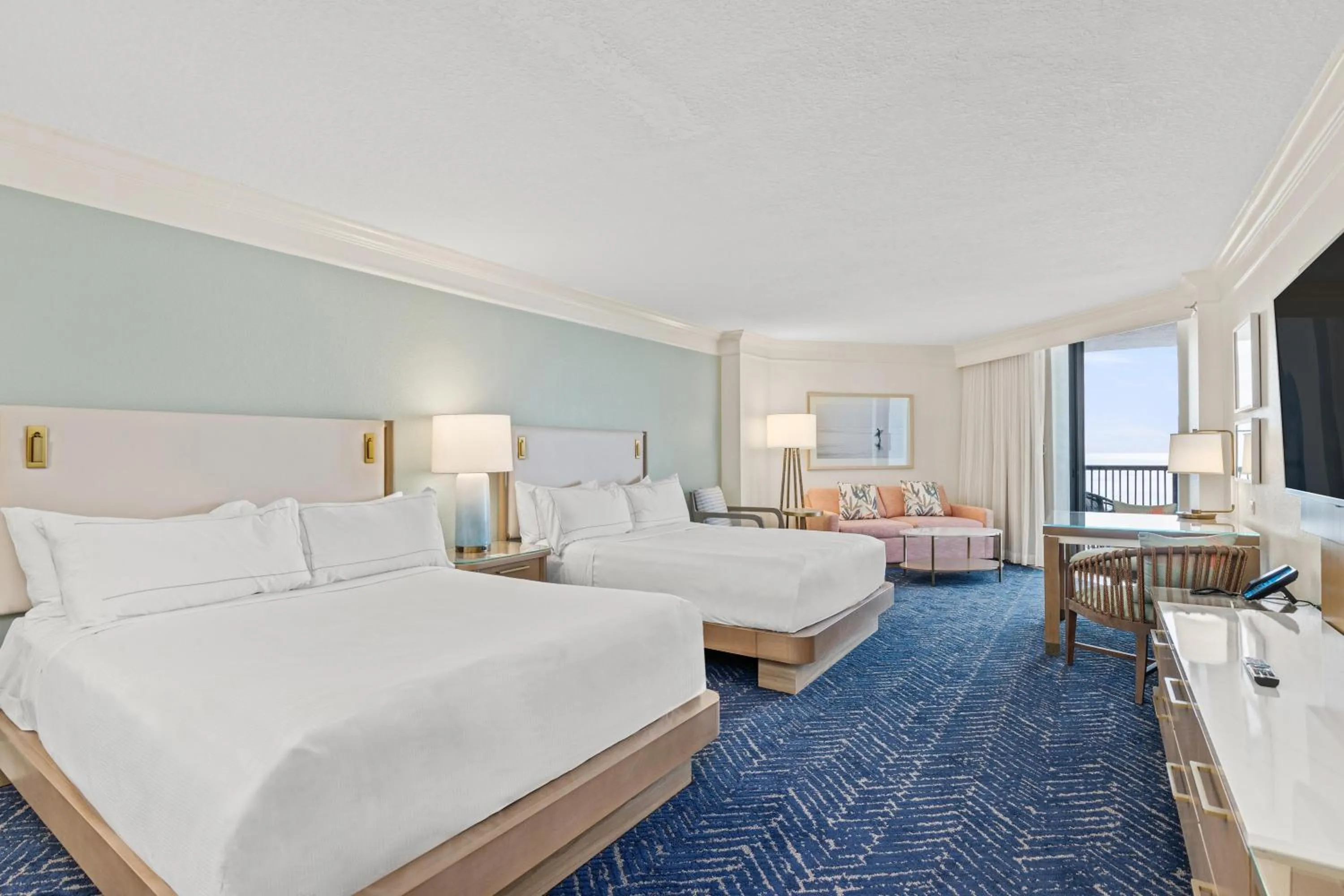 Bed in Hilton Sandestin Beach Golf Resort & Spa