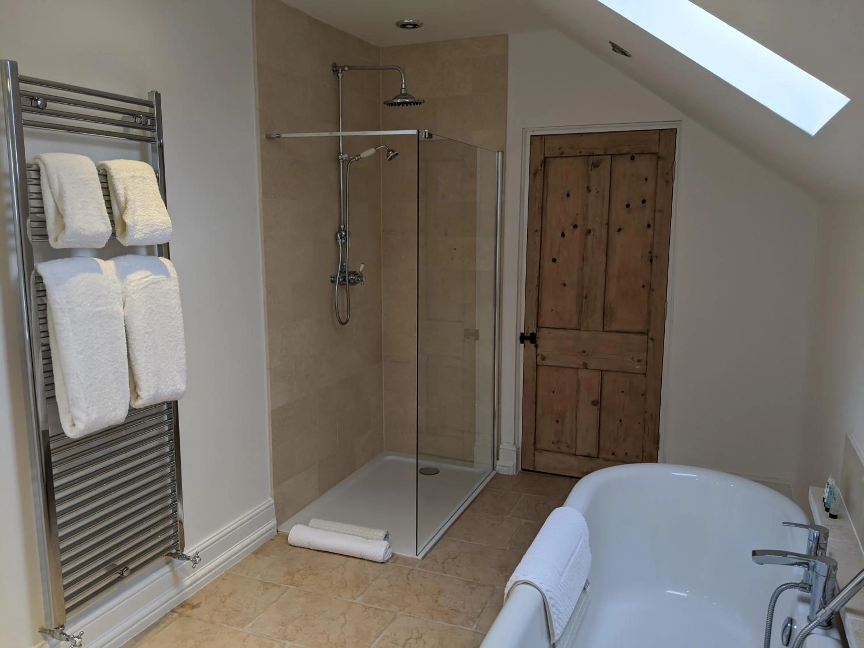 Bathroom, Bed in Elderbrook House