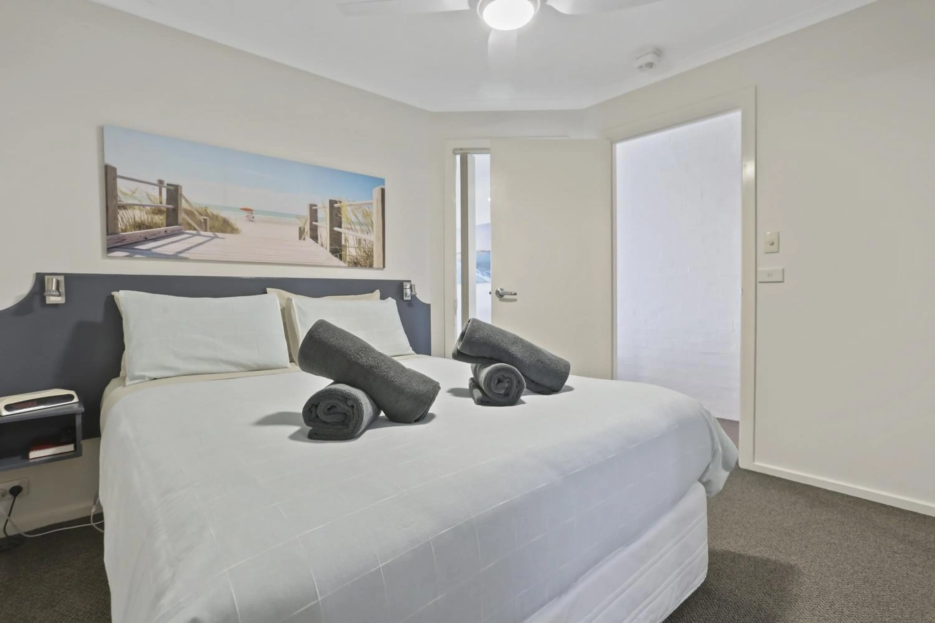 Bedroom, Bed in Crown Apartments