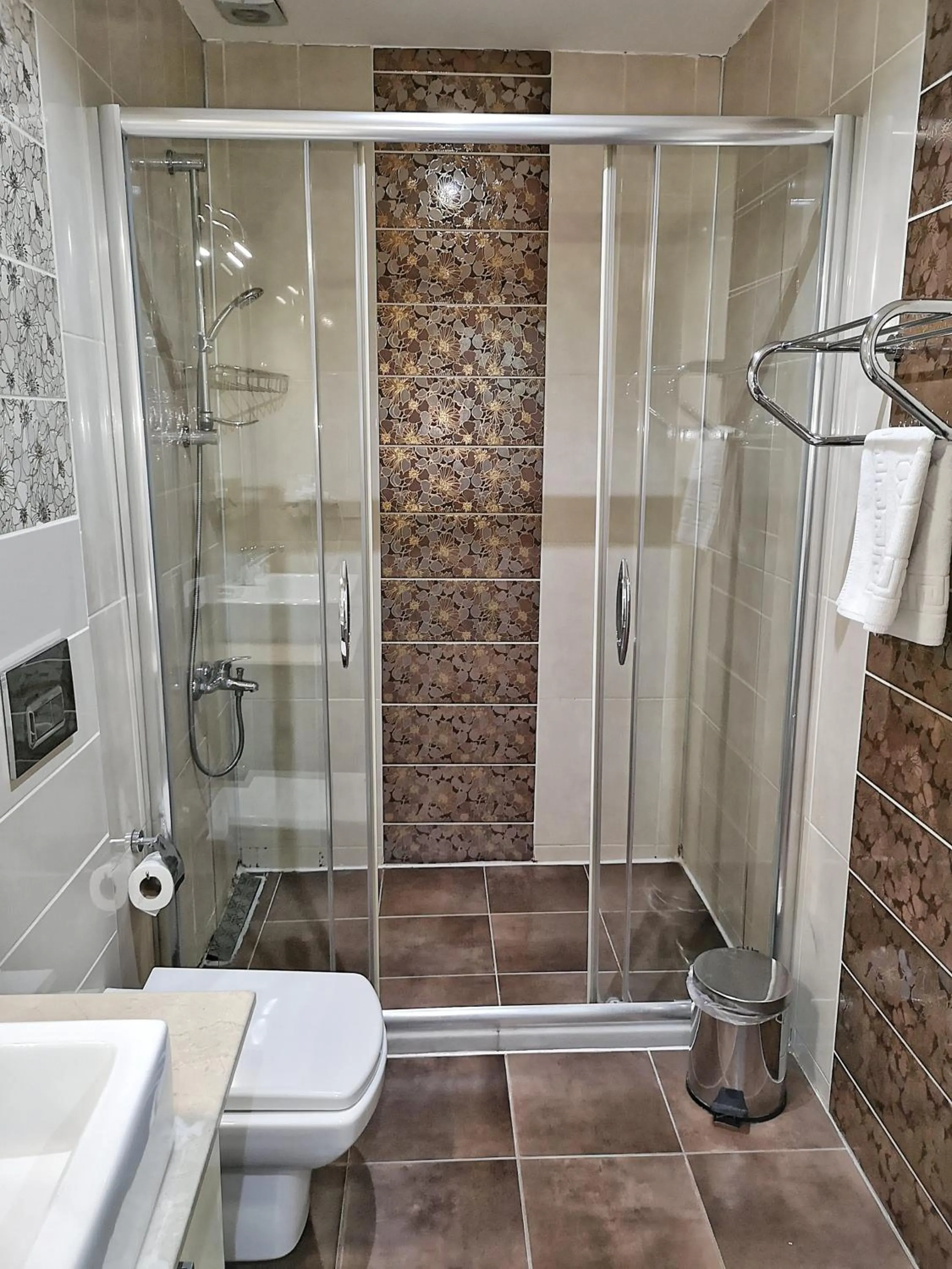 Shower in Golf Royal Residence