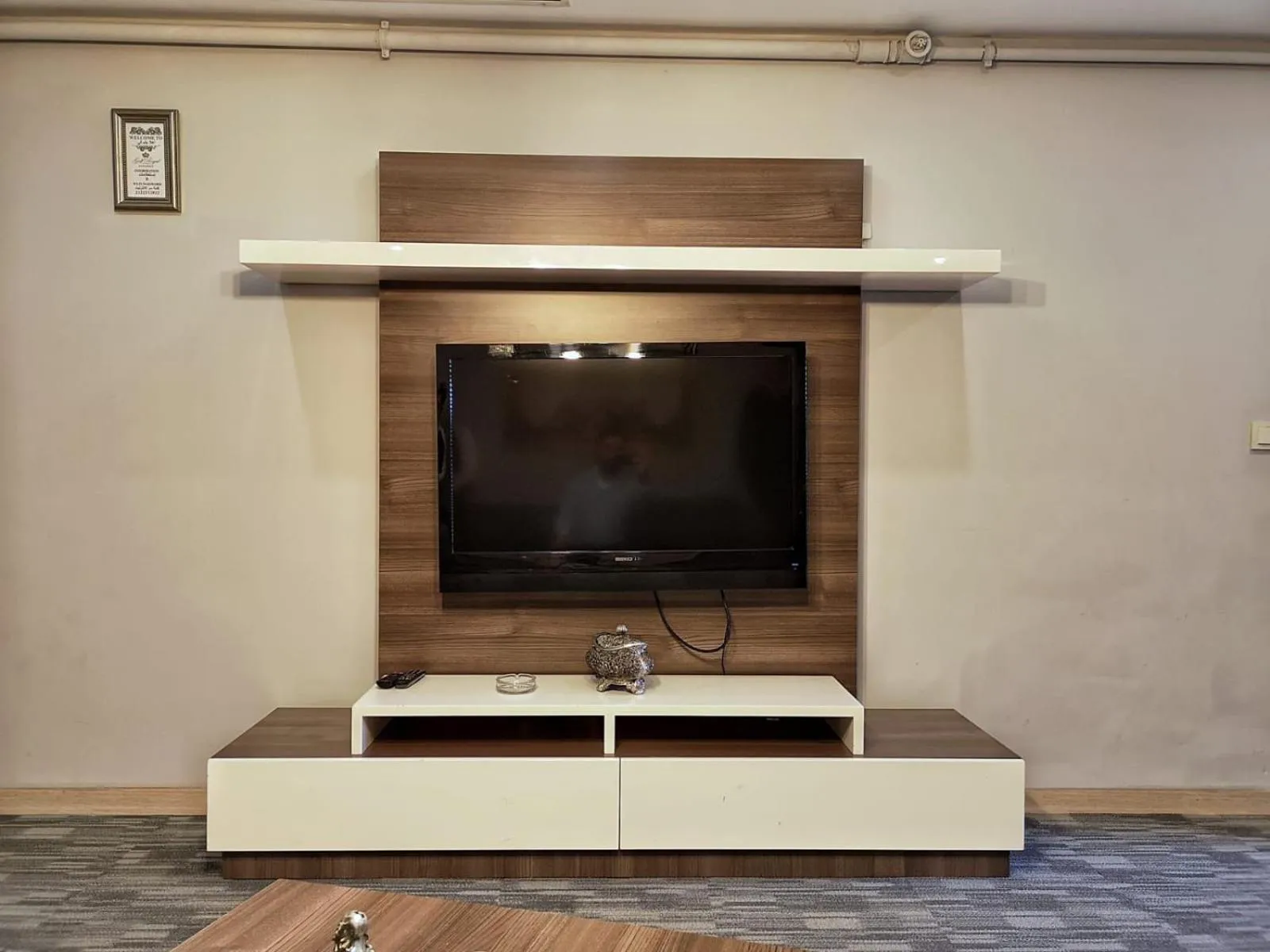 Communal lounge/ TV room in Golf Royal Residence