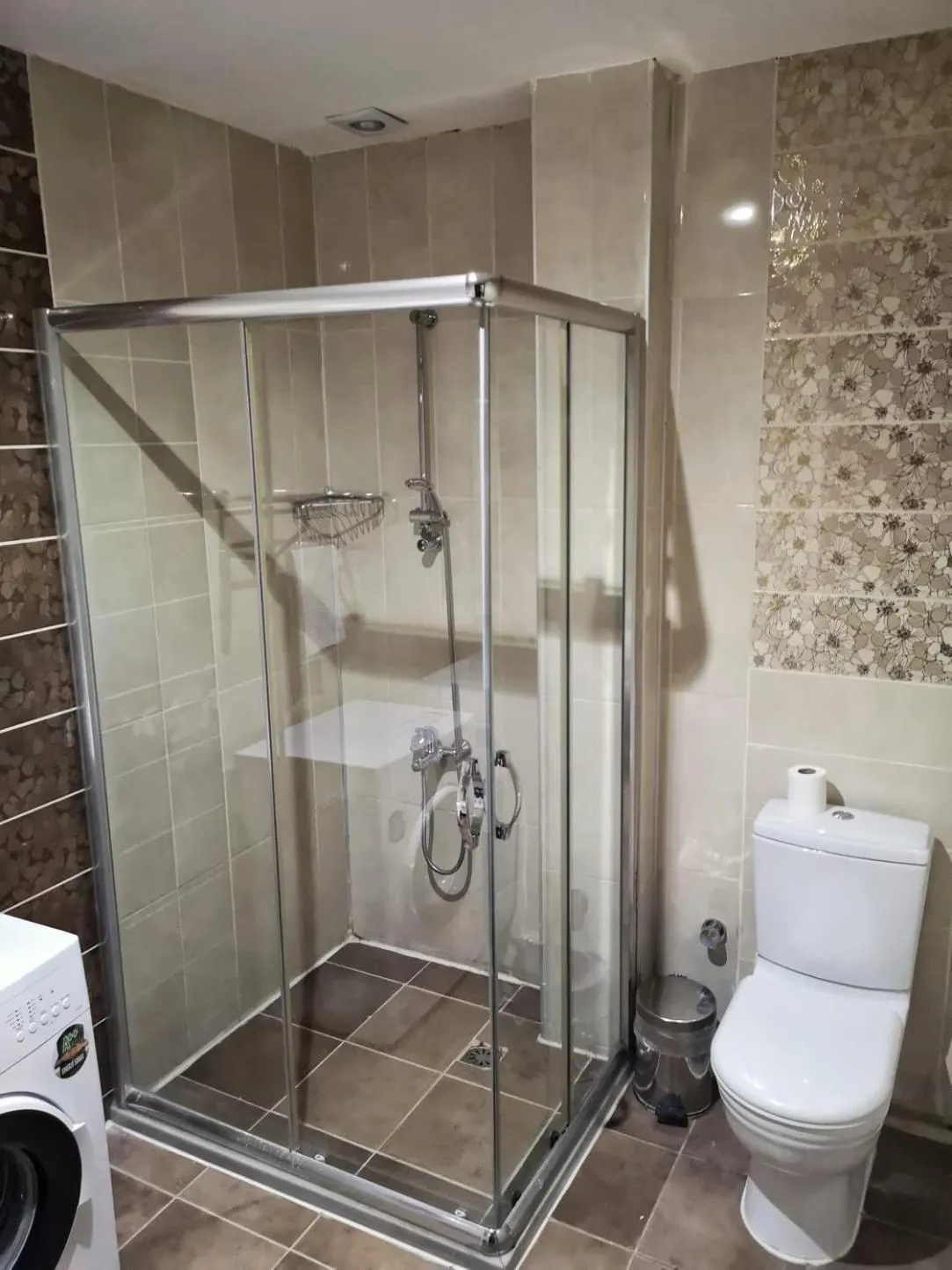 Shower in Golf Royal Residence