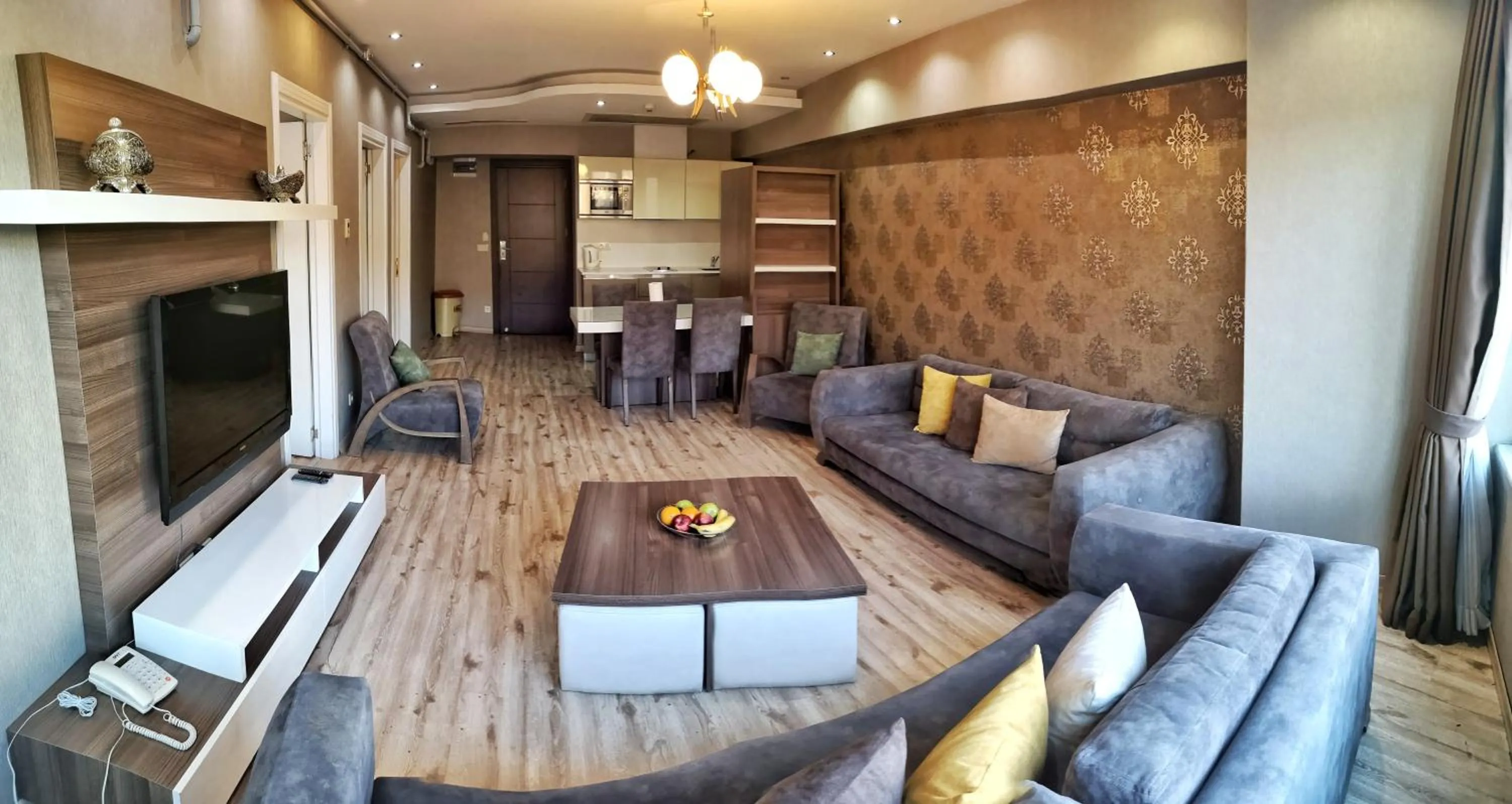 Communal lounge/ TV room in Golf Royal Residence