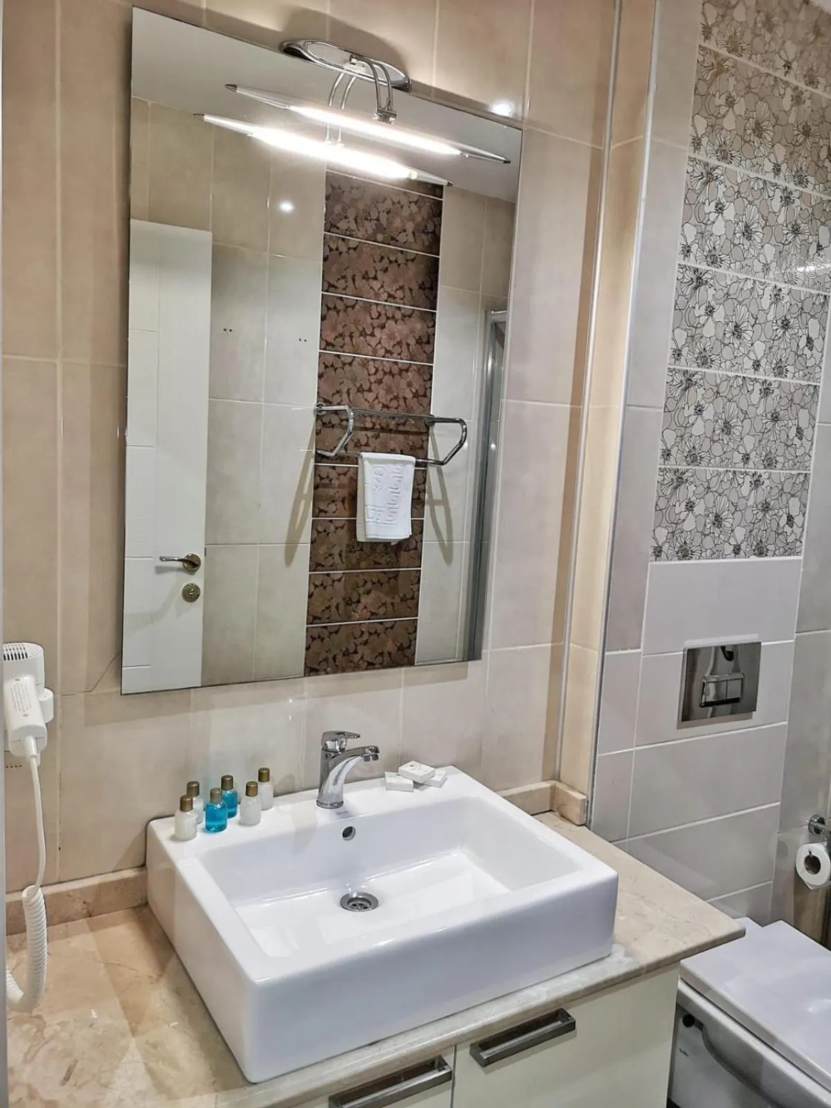 Toilet in Golf Royal Residence