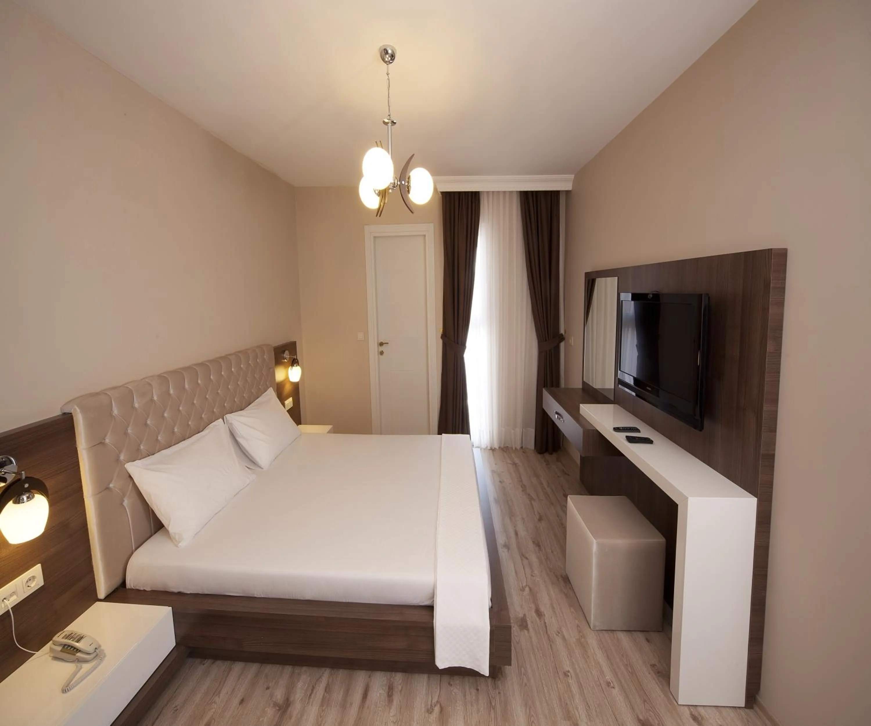 Photo of the whole room, Bed in Golf Royal Residence