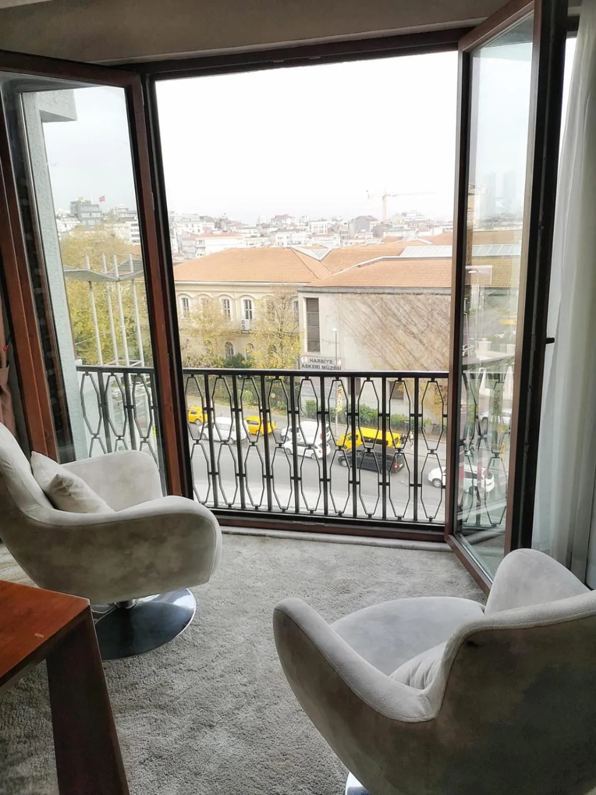 Communal lounge/ TV room in Golf Royal Residence