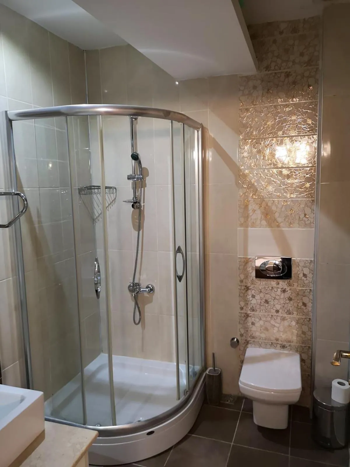 Shower in Golf Royal Residence
