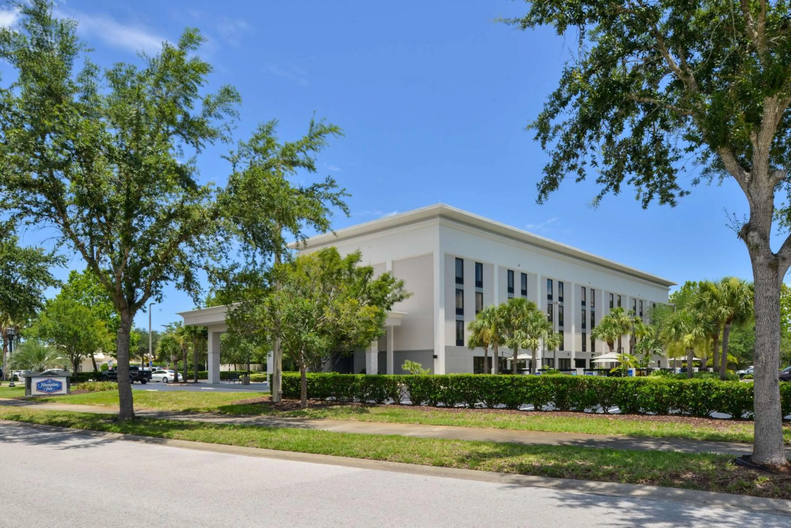 Property building in Hampton Inn Vero Beach Outlets