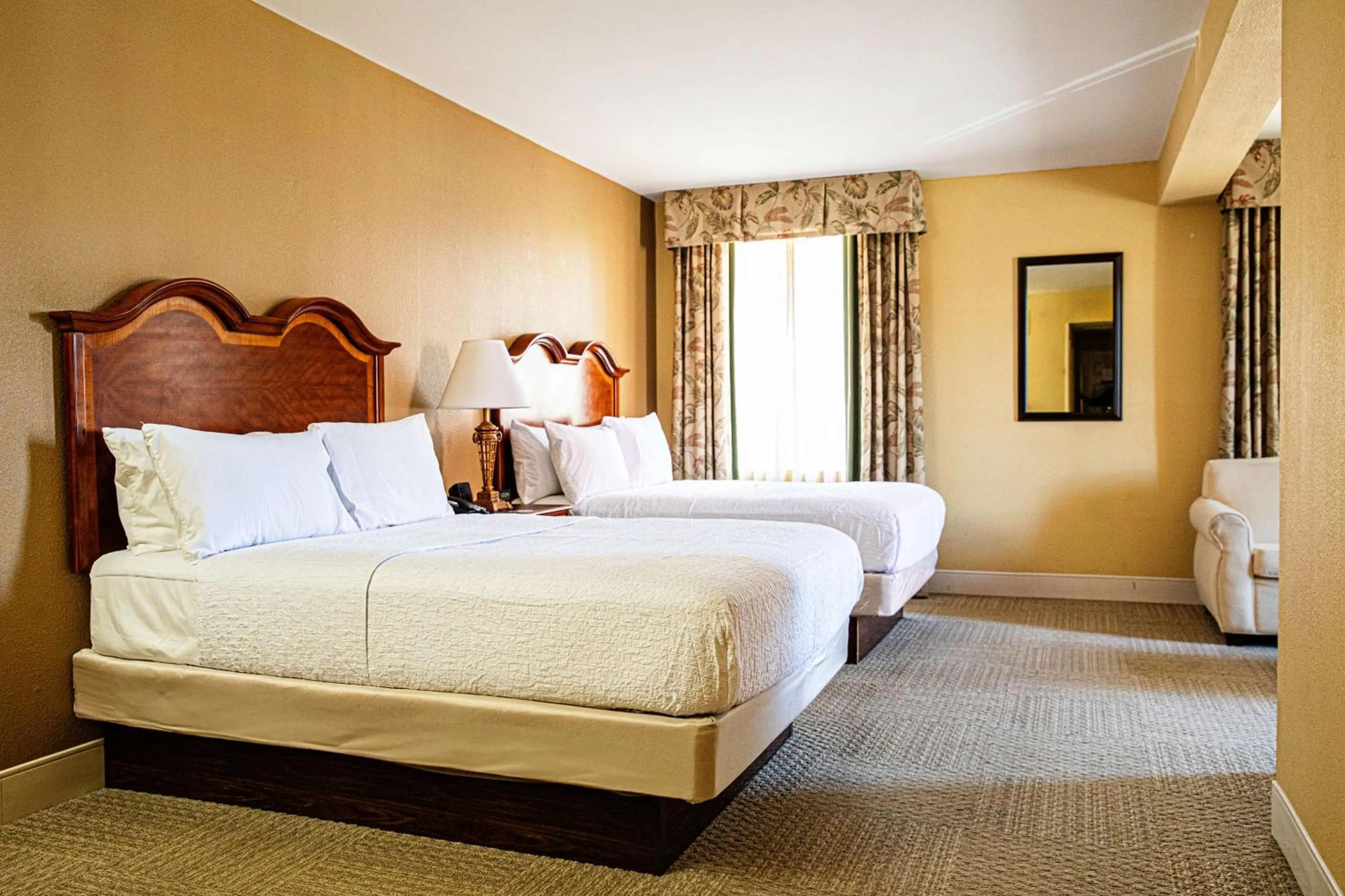 Bed in Hampton Inn Charleston-Historic District