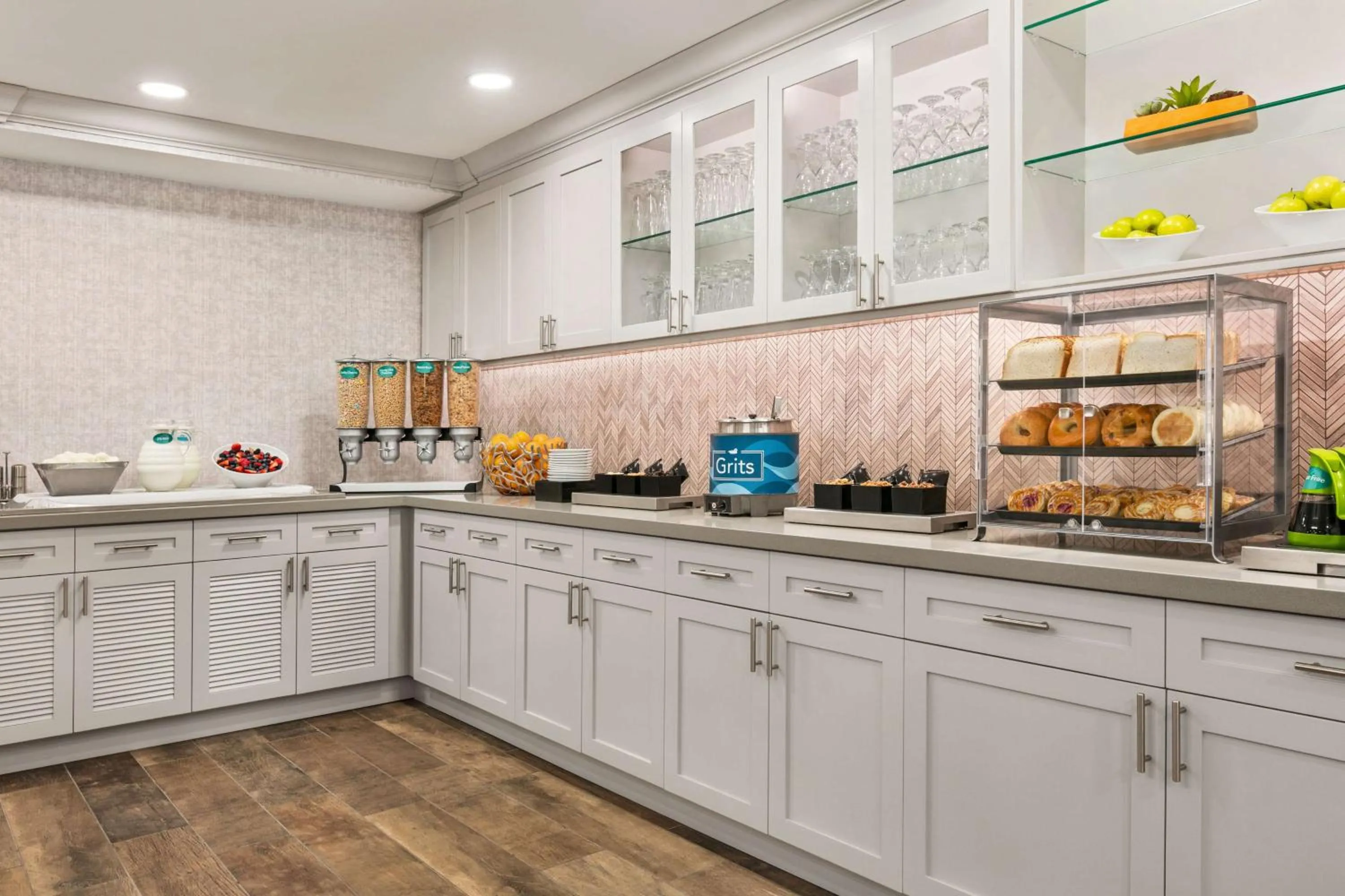 Breakfast in Homewood Suites by Hilton Fort Myers