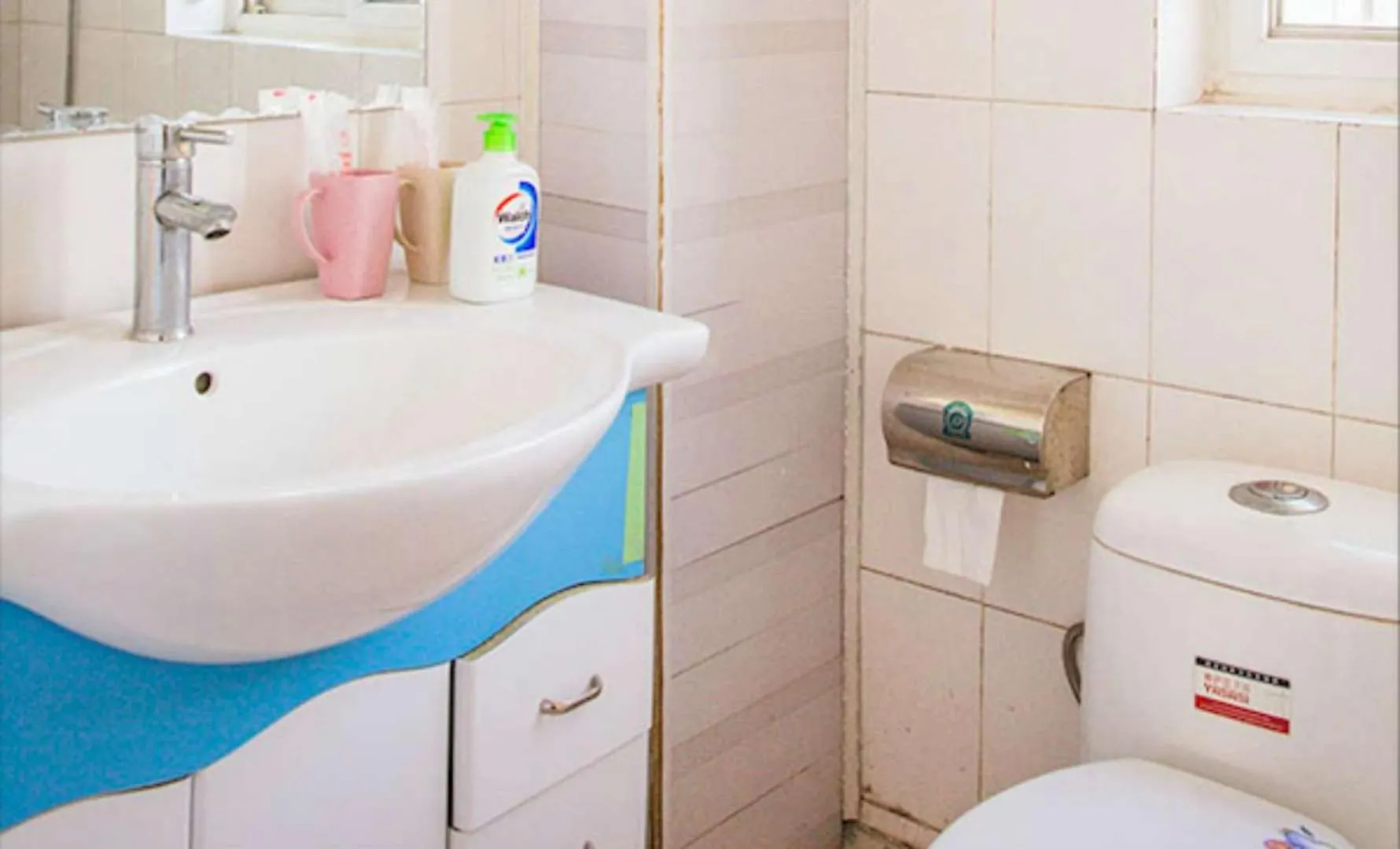 Apartment with Balcony in Henan Kaifeng·Gulou Square· Locals Apartment 00138460