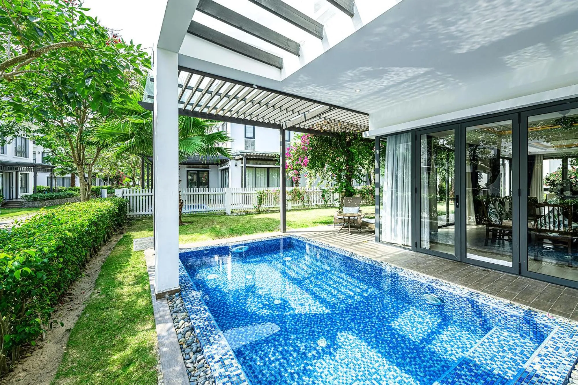 Swimming pool in Sunset Sanato Resort & Villas