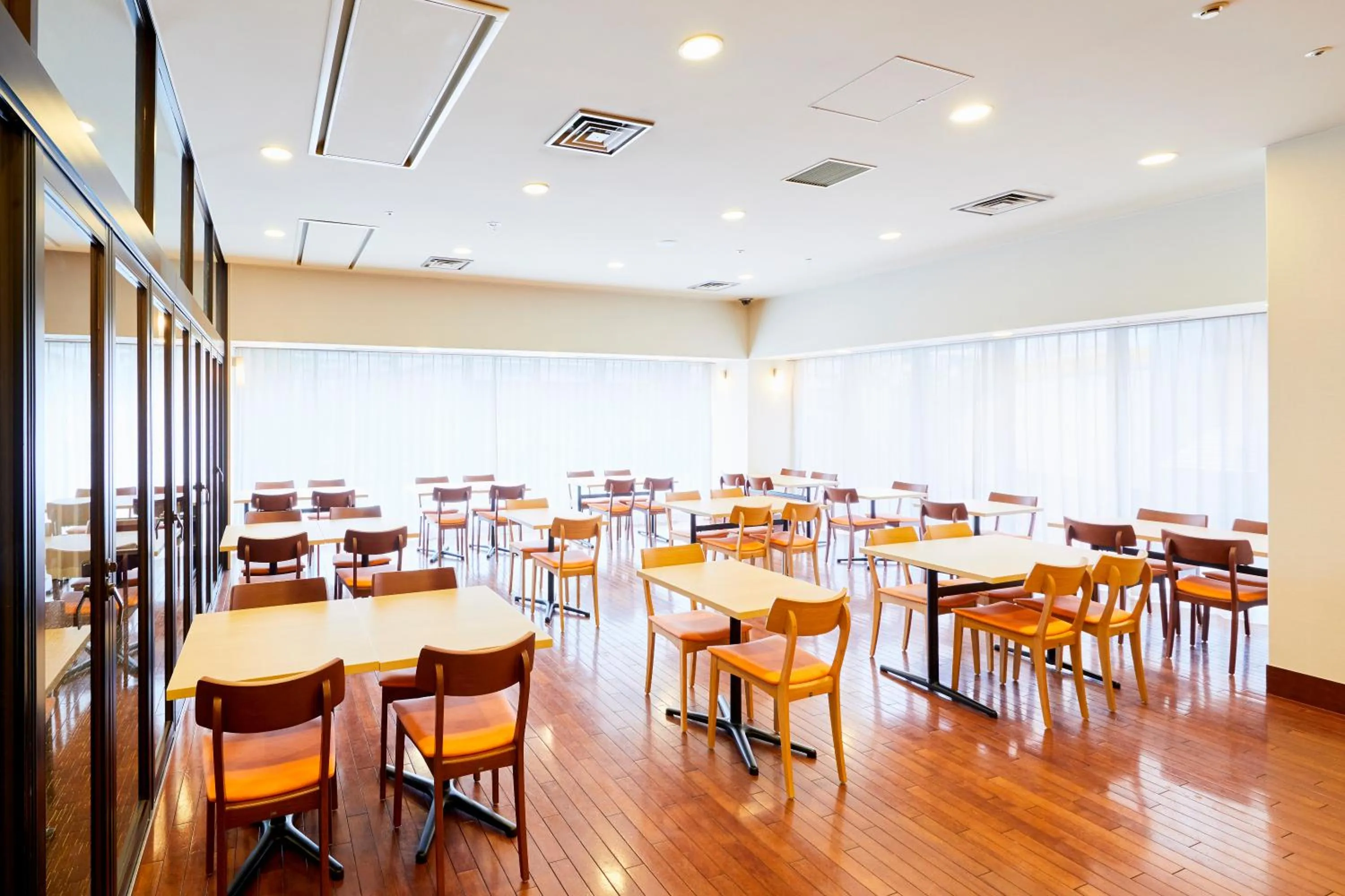 Restaurant/places to eat in KOKO HOTEL Kobe Shinnagata - formerly Hotel Wing International Kobe - Shinnagata Ekimae