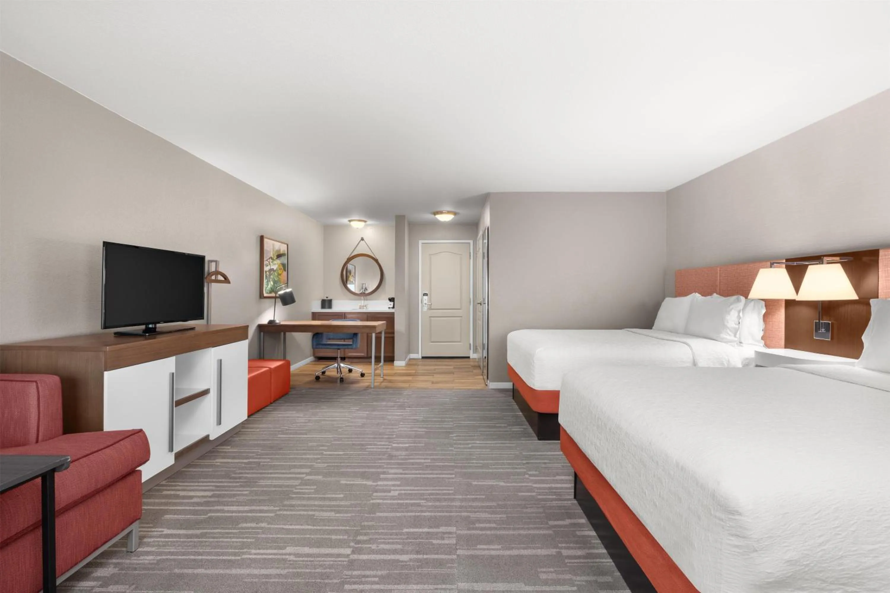 Bed in Hampton Inn & Suites Fresno