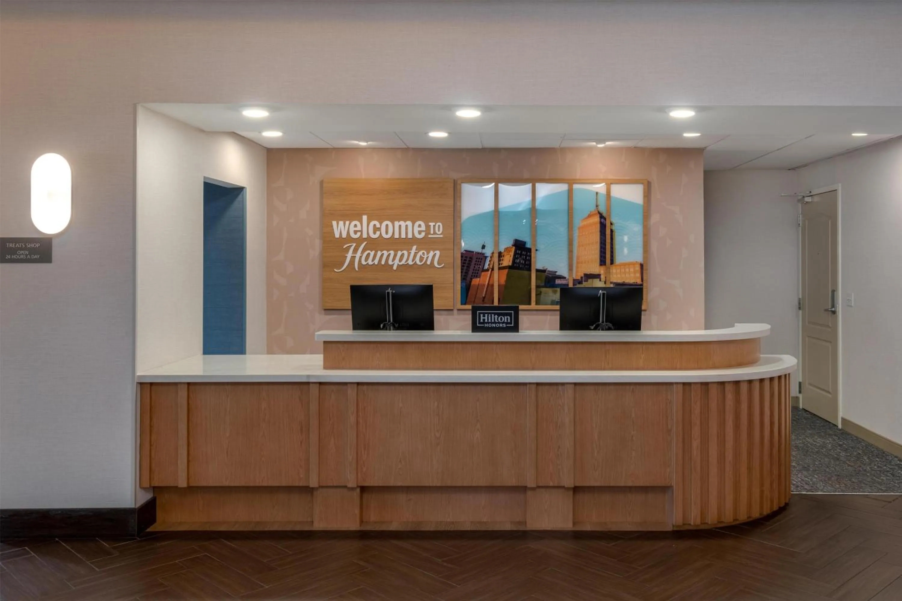 Lobby or reception in Hampton Inn & Suites Fresno