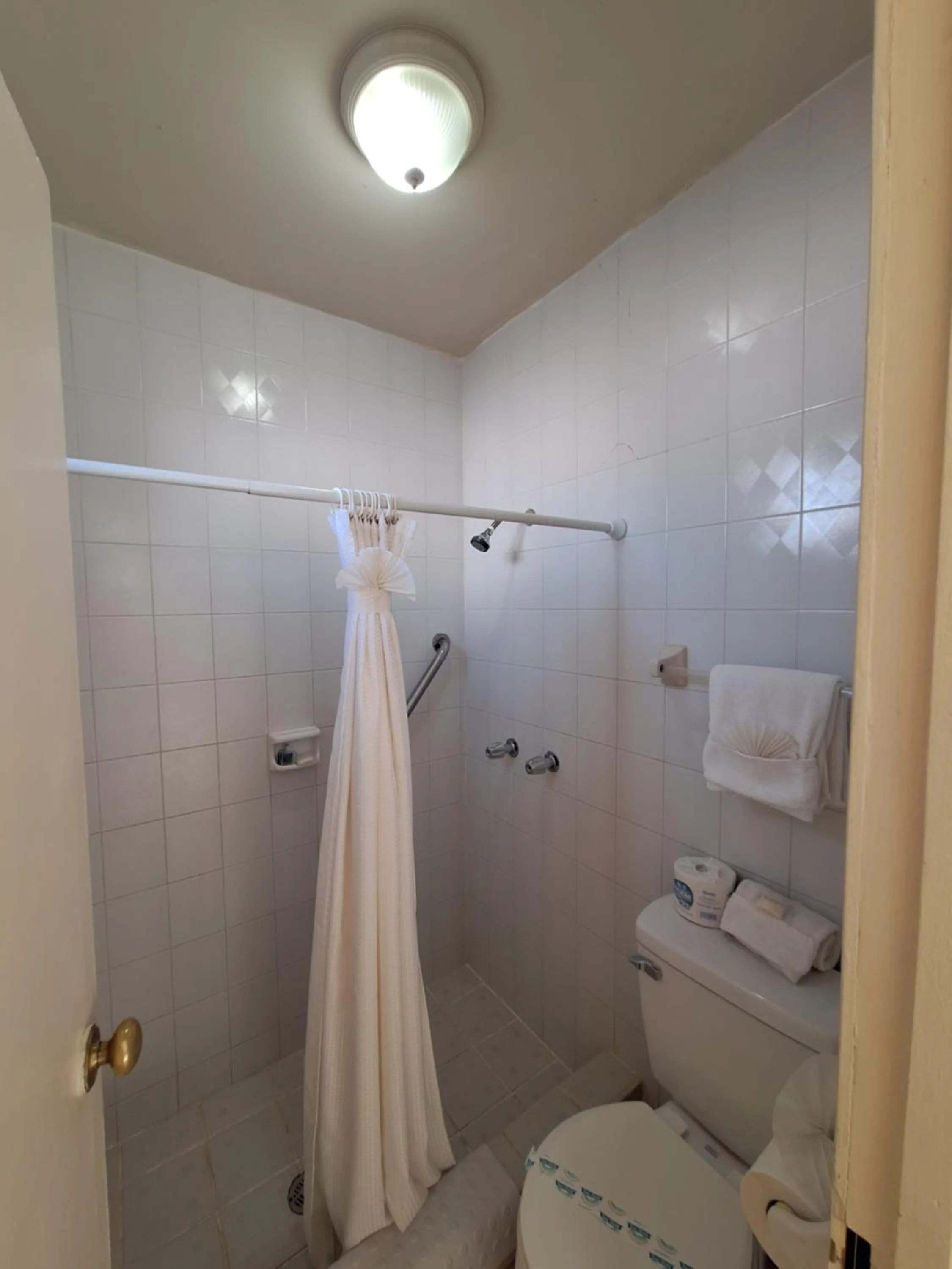 #38 Bungalow Seaside Hotel & Victors RV Park