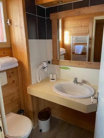 Bathroom in Hotel Le Very